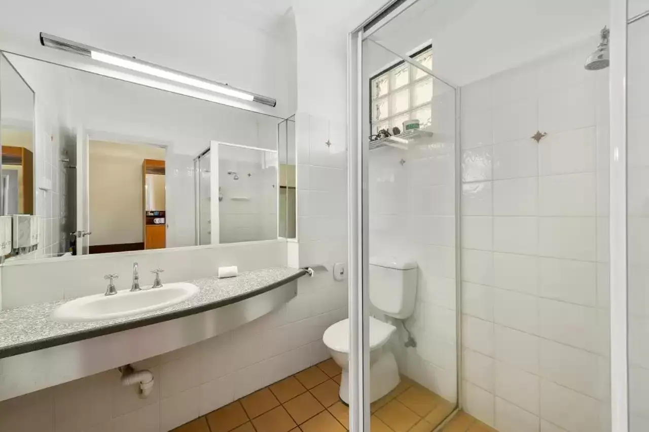 Bathroom in Quality Inn Grafton