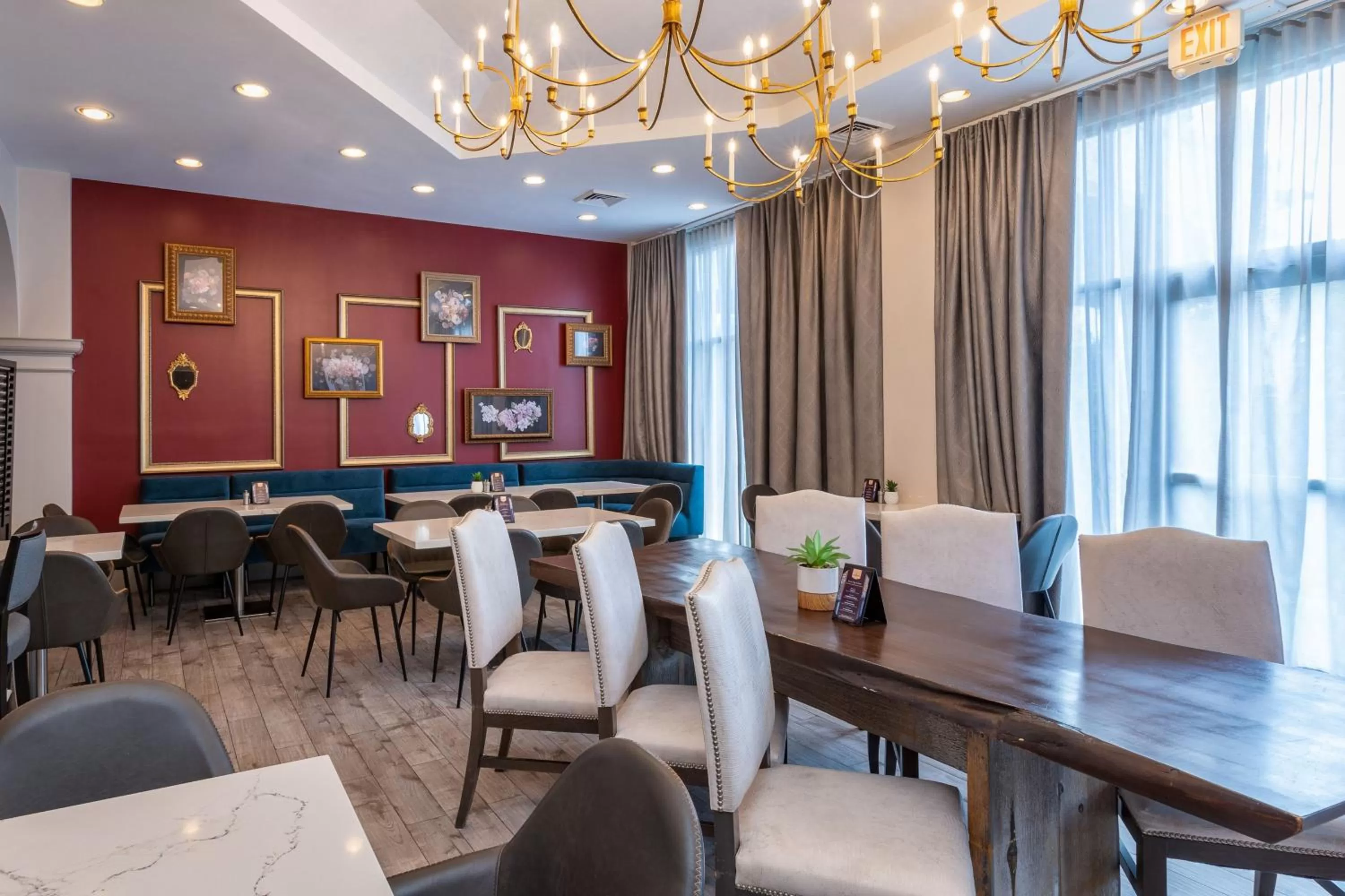 Lounge or bar in Castle Hotel, Autograph Collection