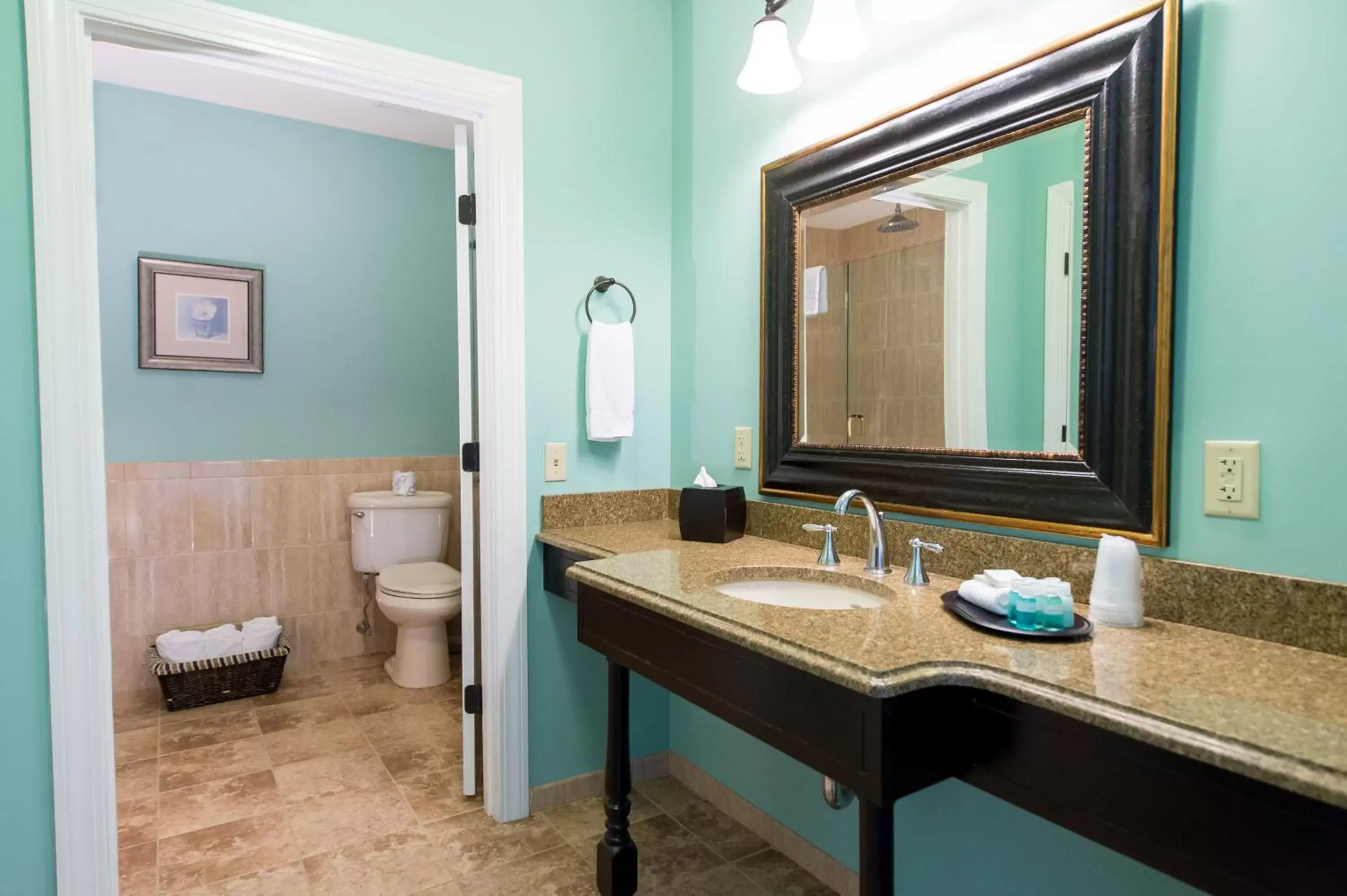 Bathroom in Union Bluff Hotel