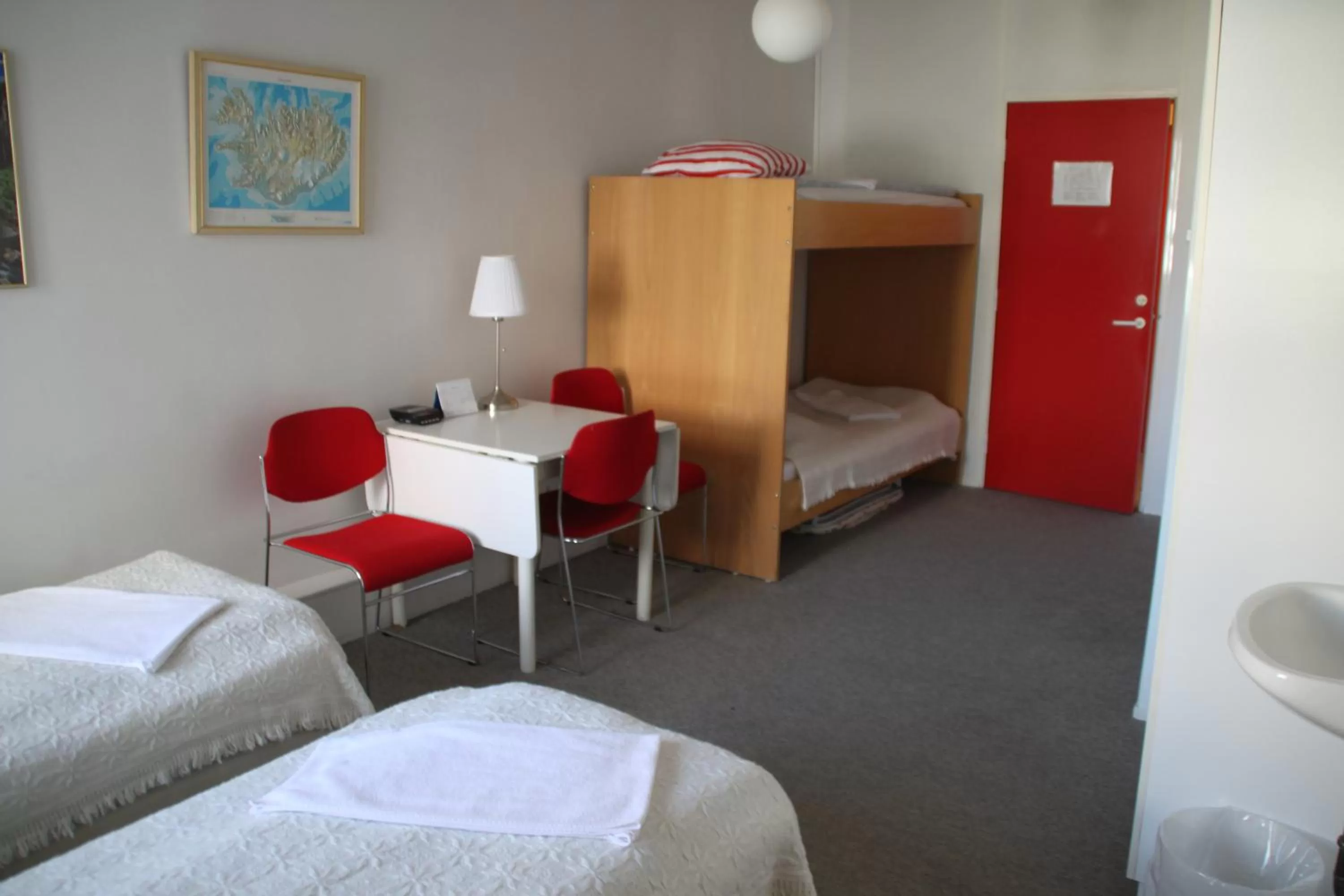 Bed in 101 Guesthouse Hotel