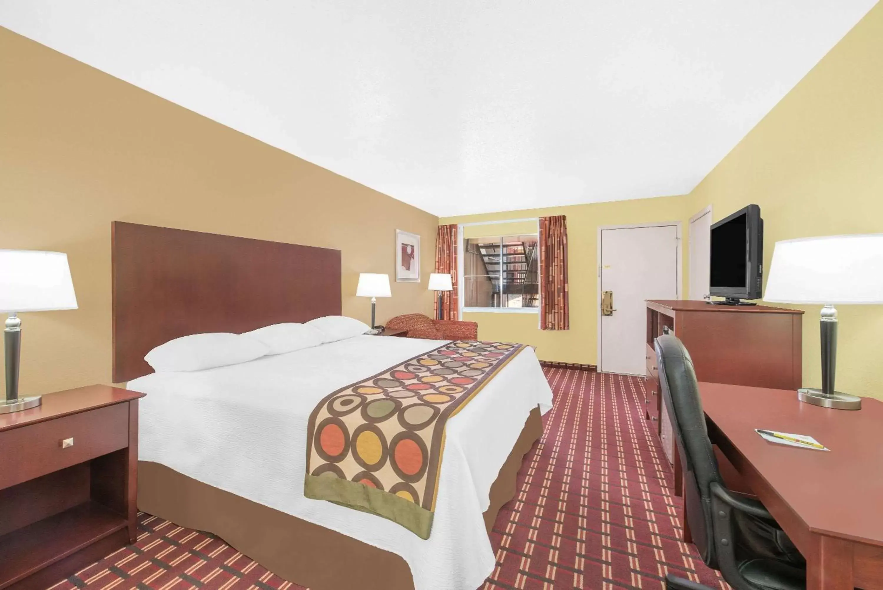 Photo of the whole room in Super 8 by Wyndham Kerrville TX