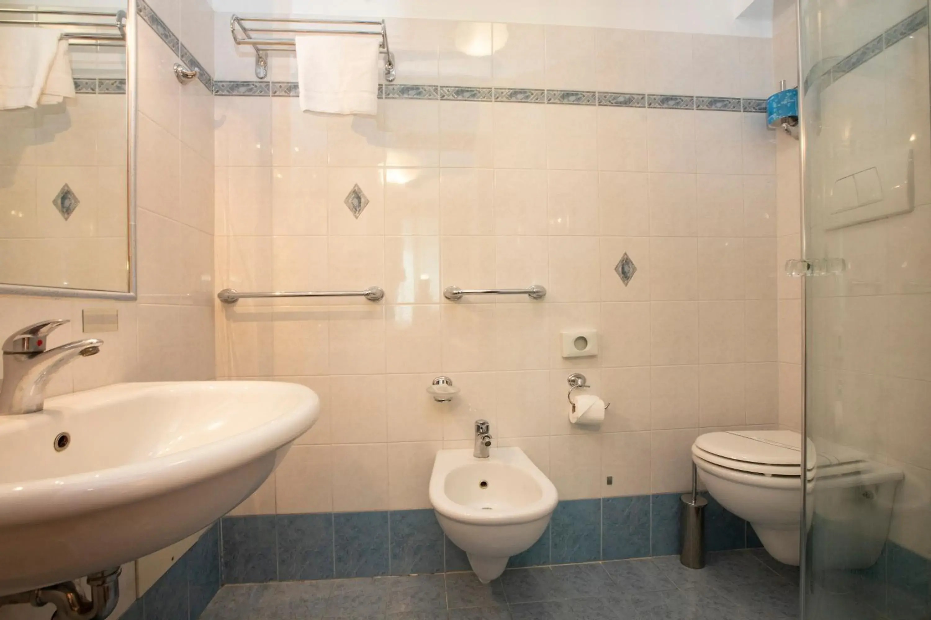 Bathroom in Hotel Arcobaleno Siena