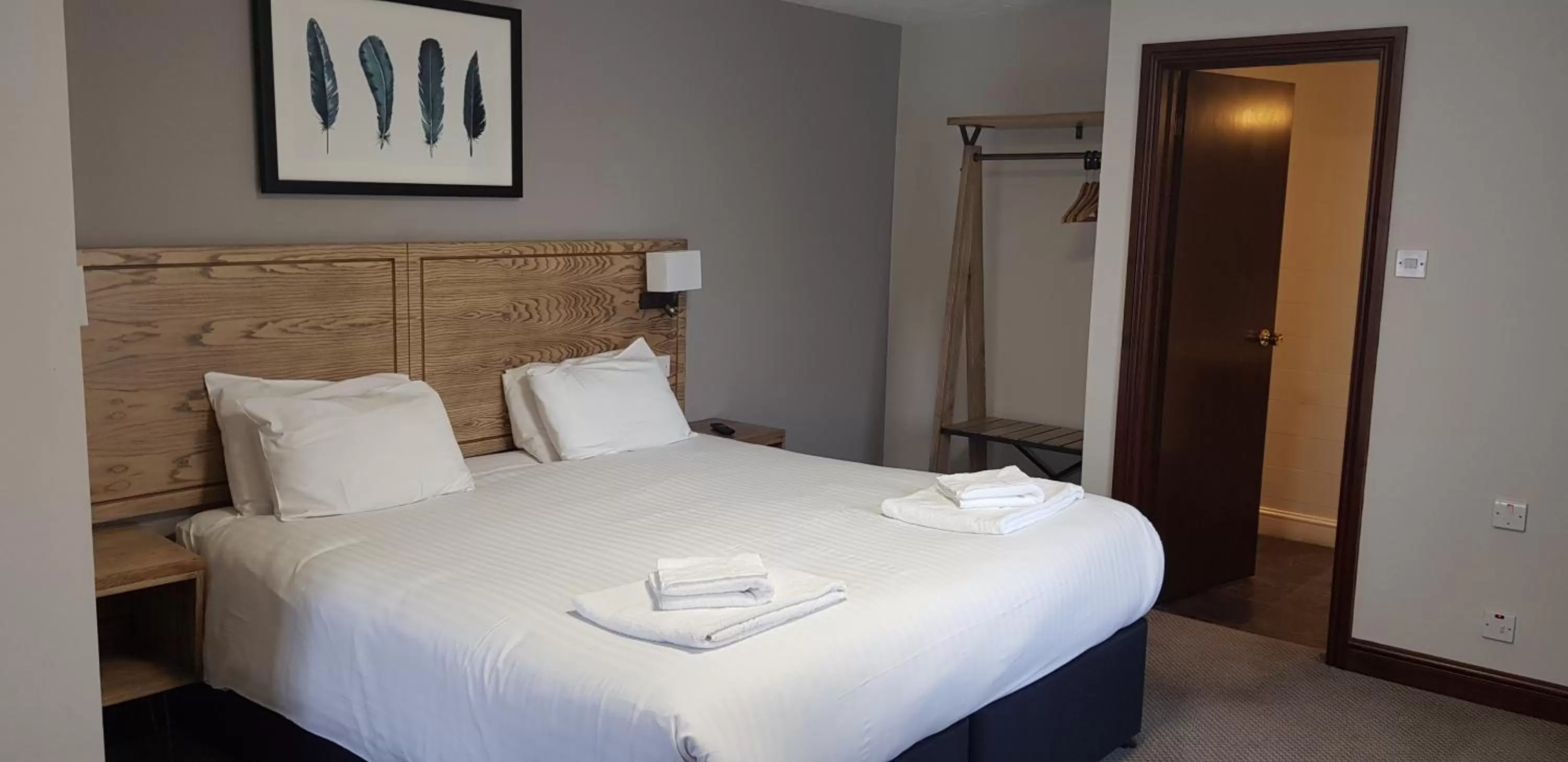 Bedroom, Bed in Waterloo Cross, Devon by Marston's Inns