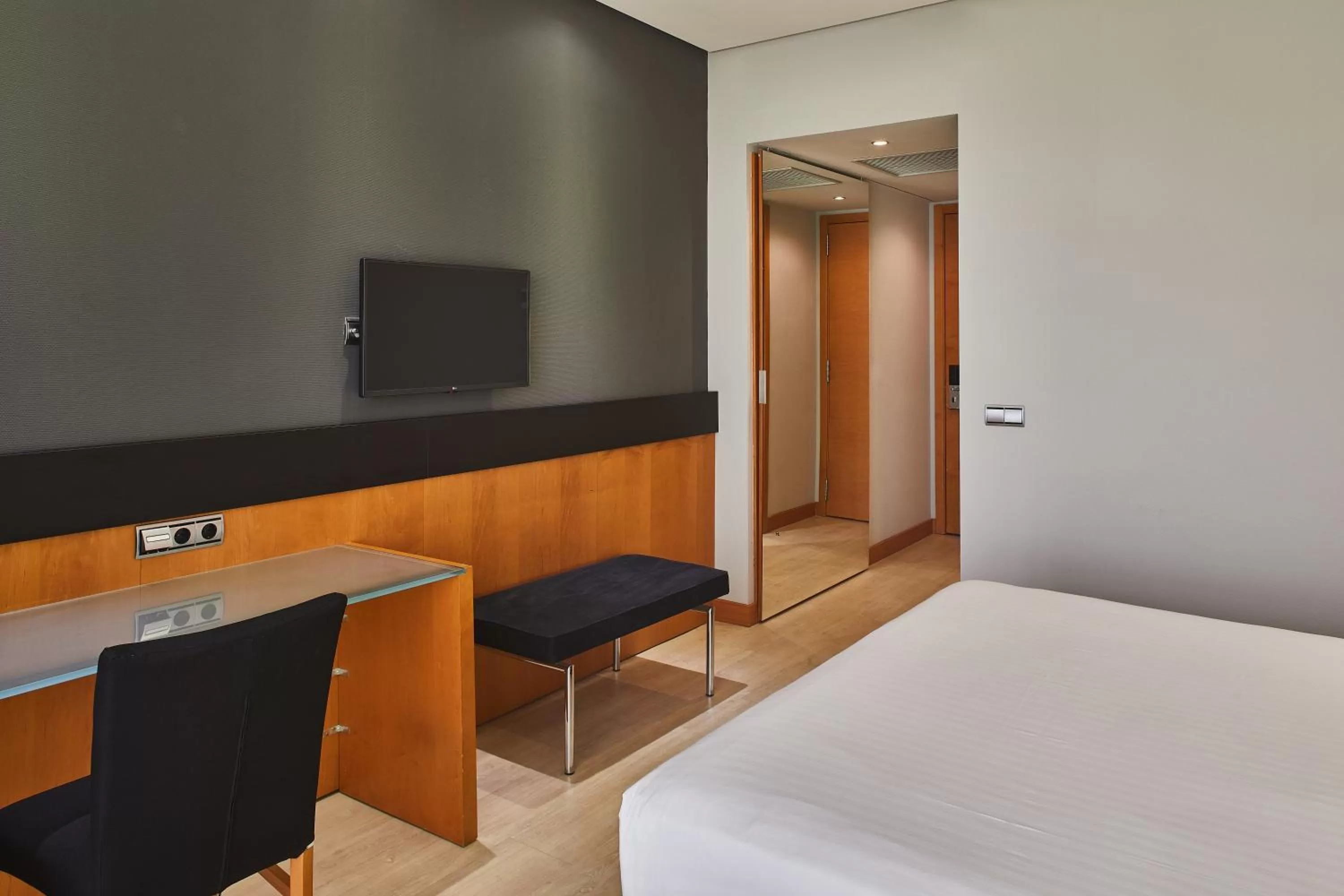 TV and multimedia, Bed in Silken Puerta Madrid