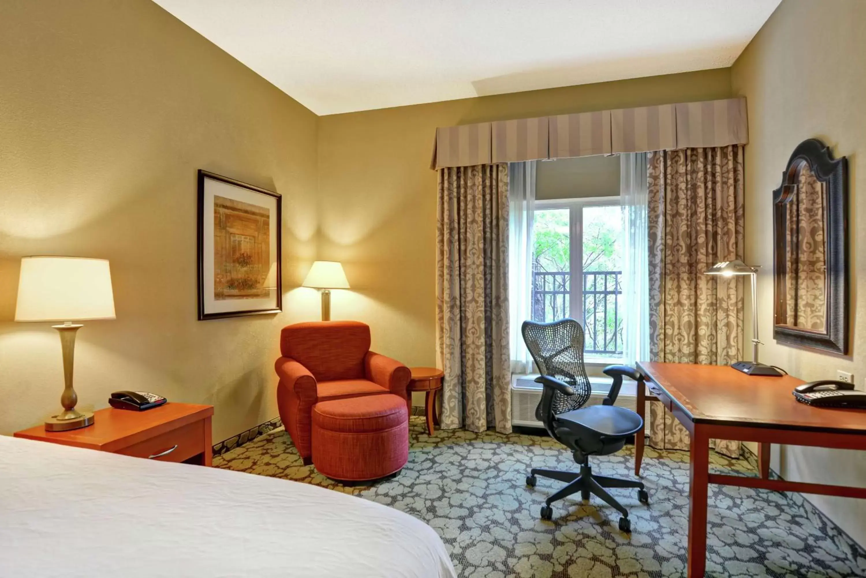 Bedroom, Seating Area in Hilton Garden Inn Hattiesburg