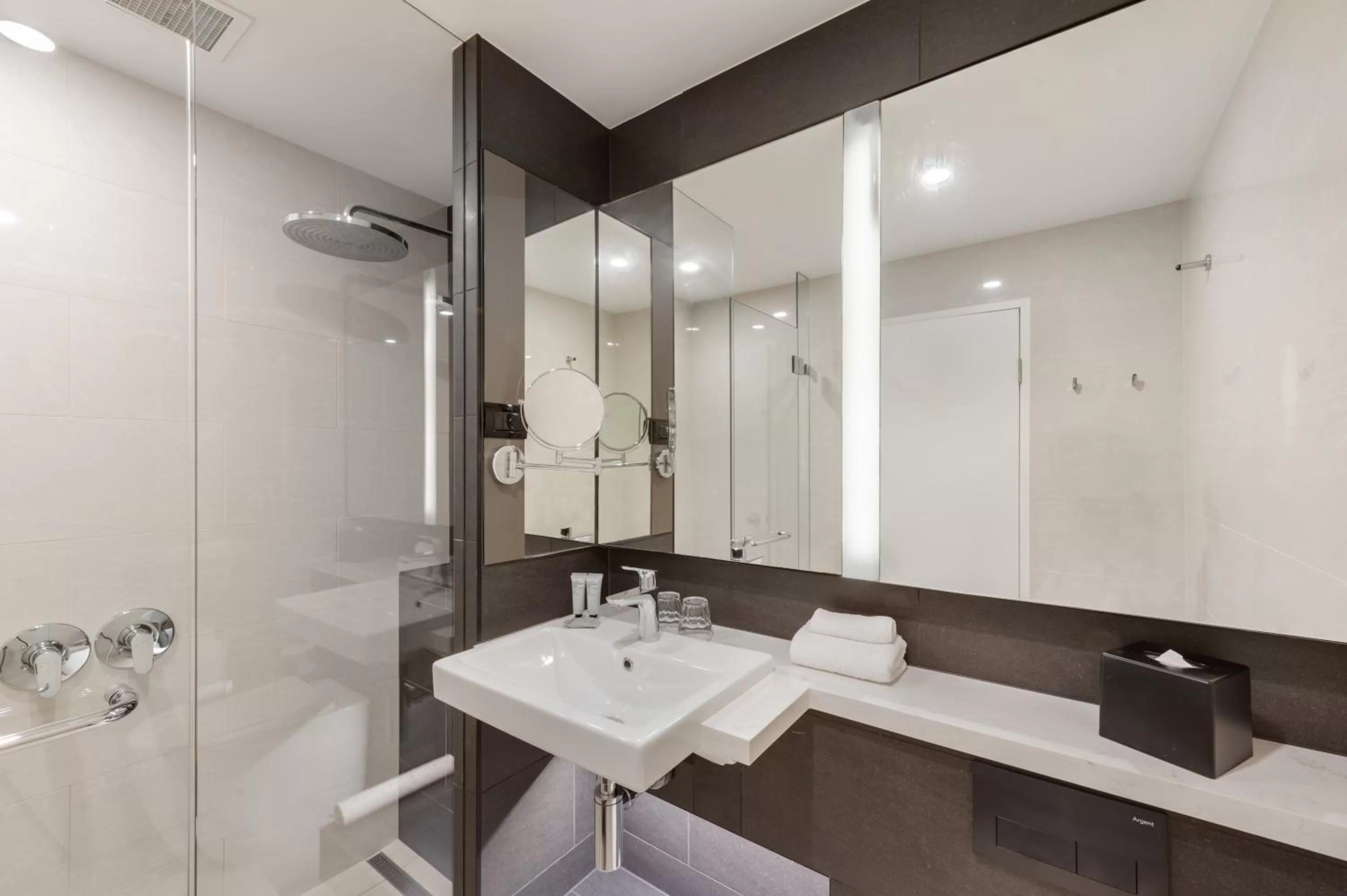 Shower in The Grace Hotel