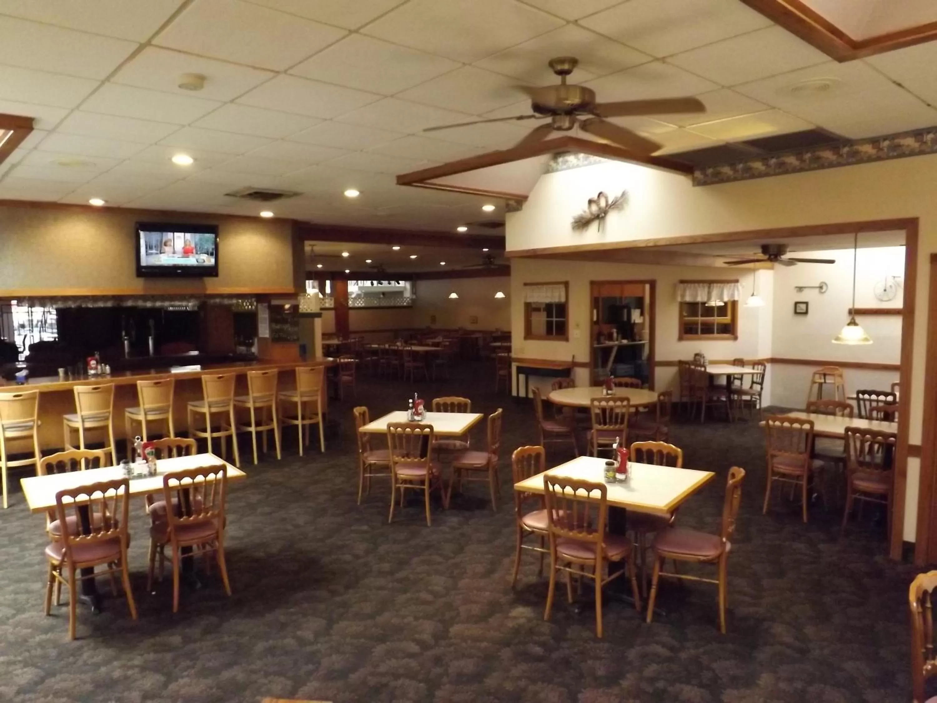 Restaurant/places to eat in Ramada by Wyndham Sterling