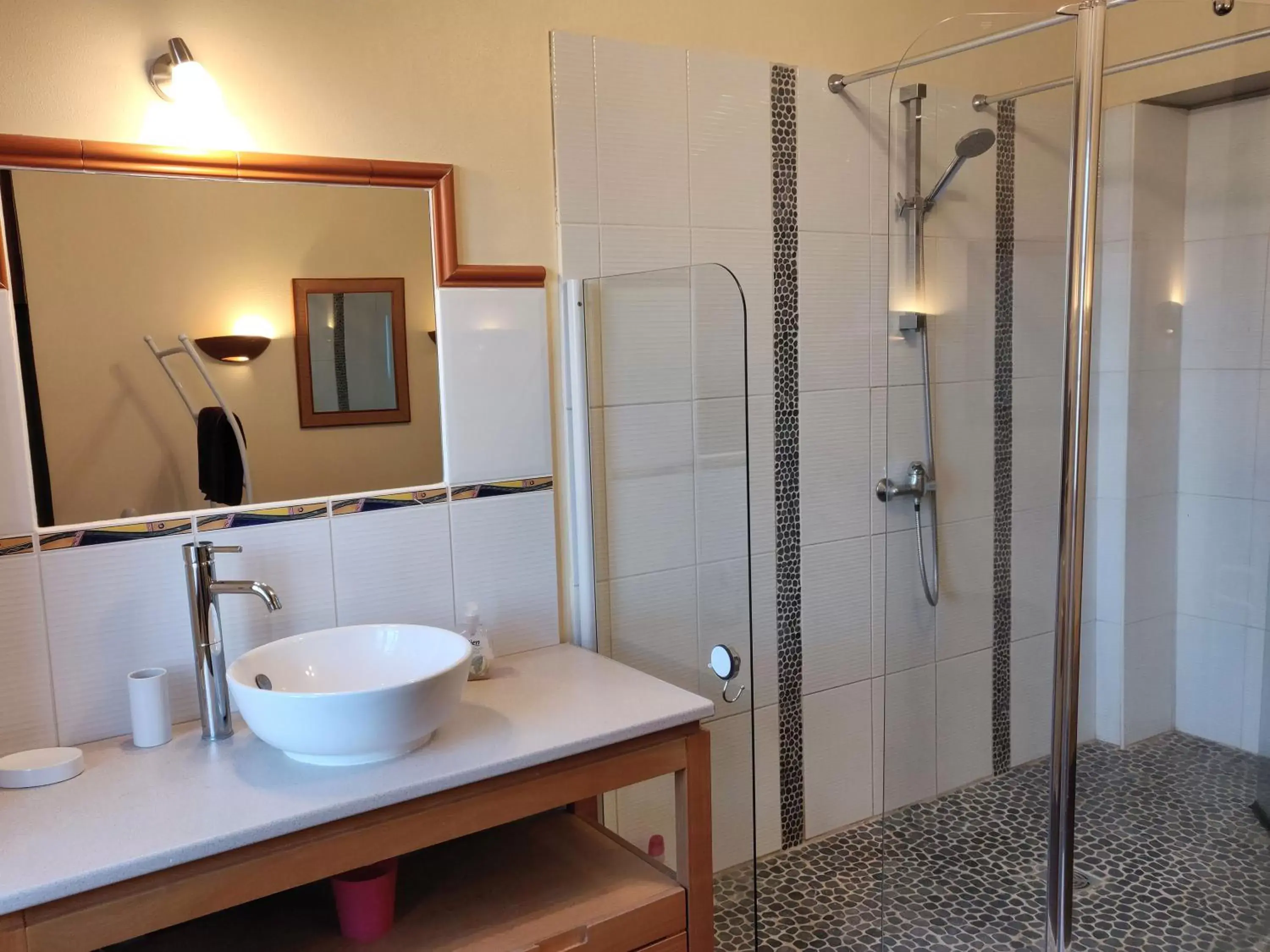 Bathroom in La Rossignolerie - La familiale Vigneronne