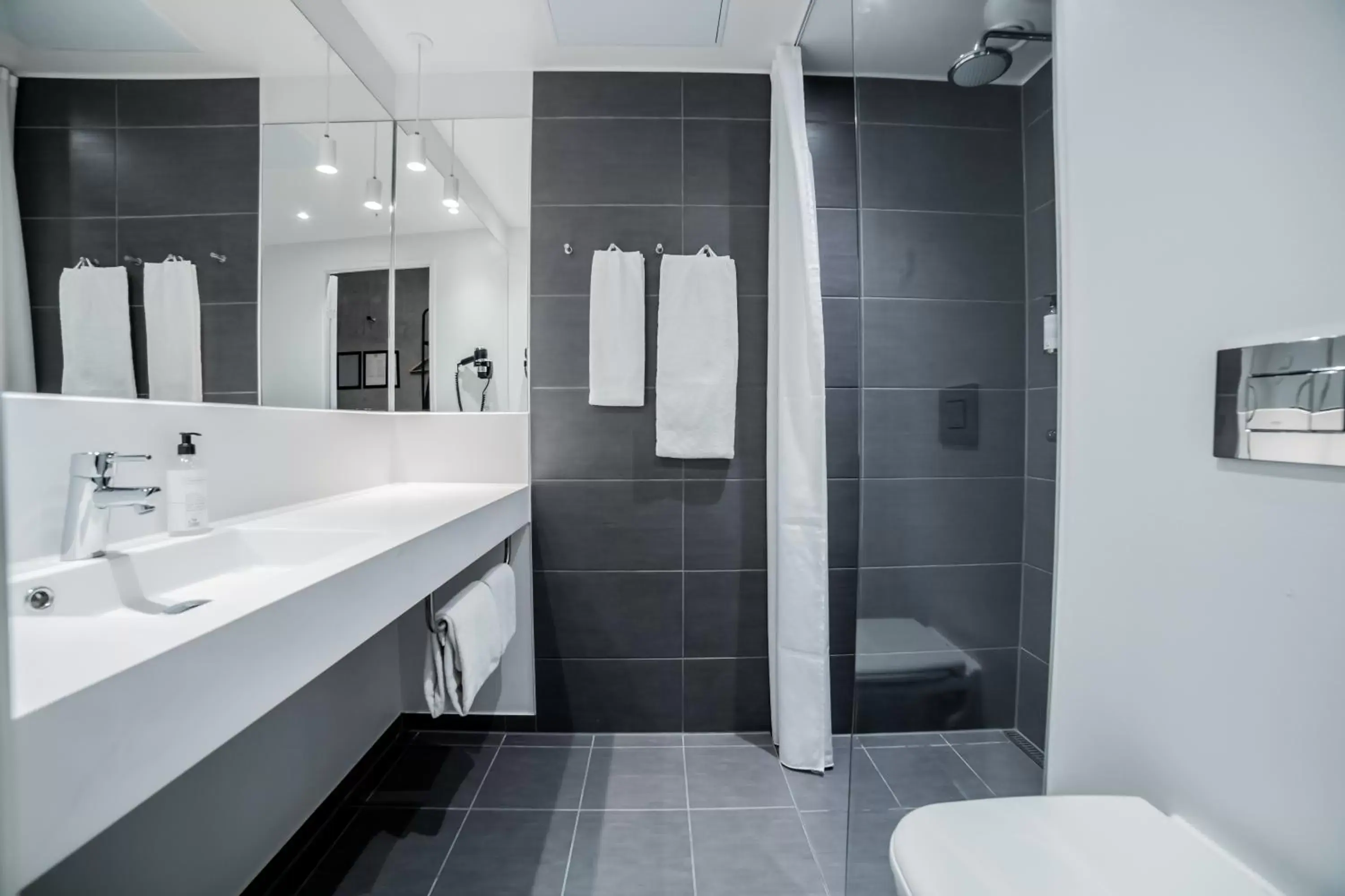 Shower, Bathroom in Zleep Hotel Aalborg