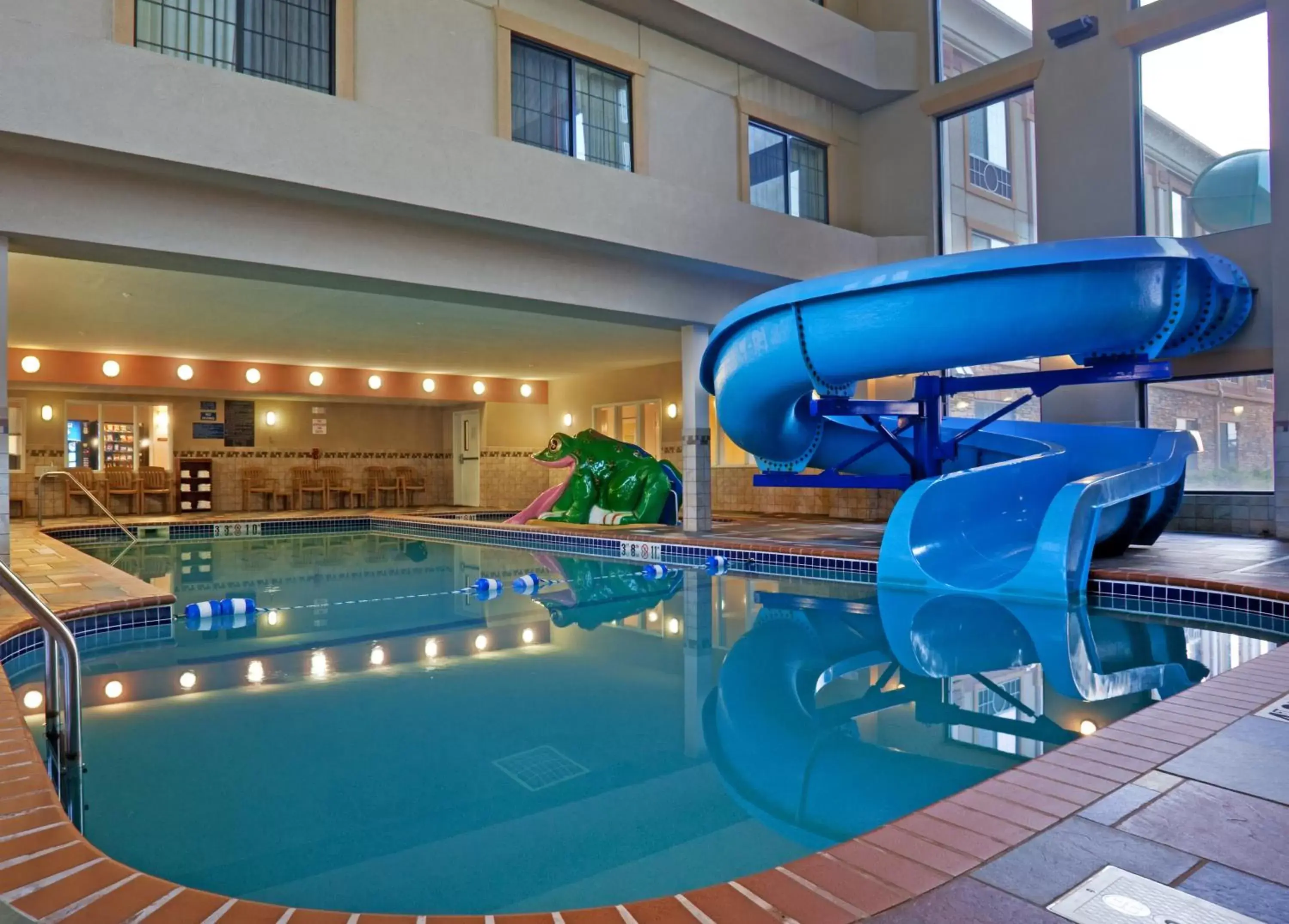 Swimming pool, Water Park in Holiday Inn Express Hotel & Suites Longmont, an IHG Hotel