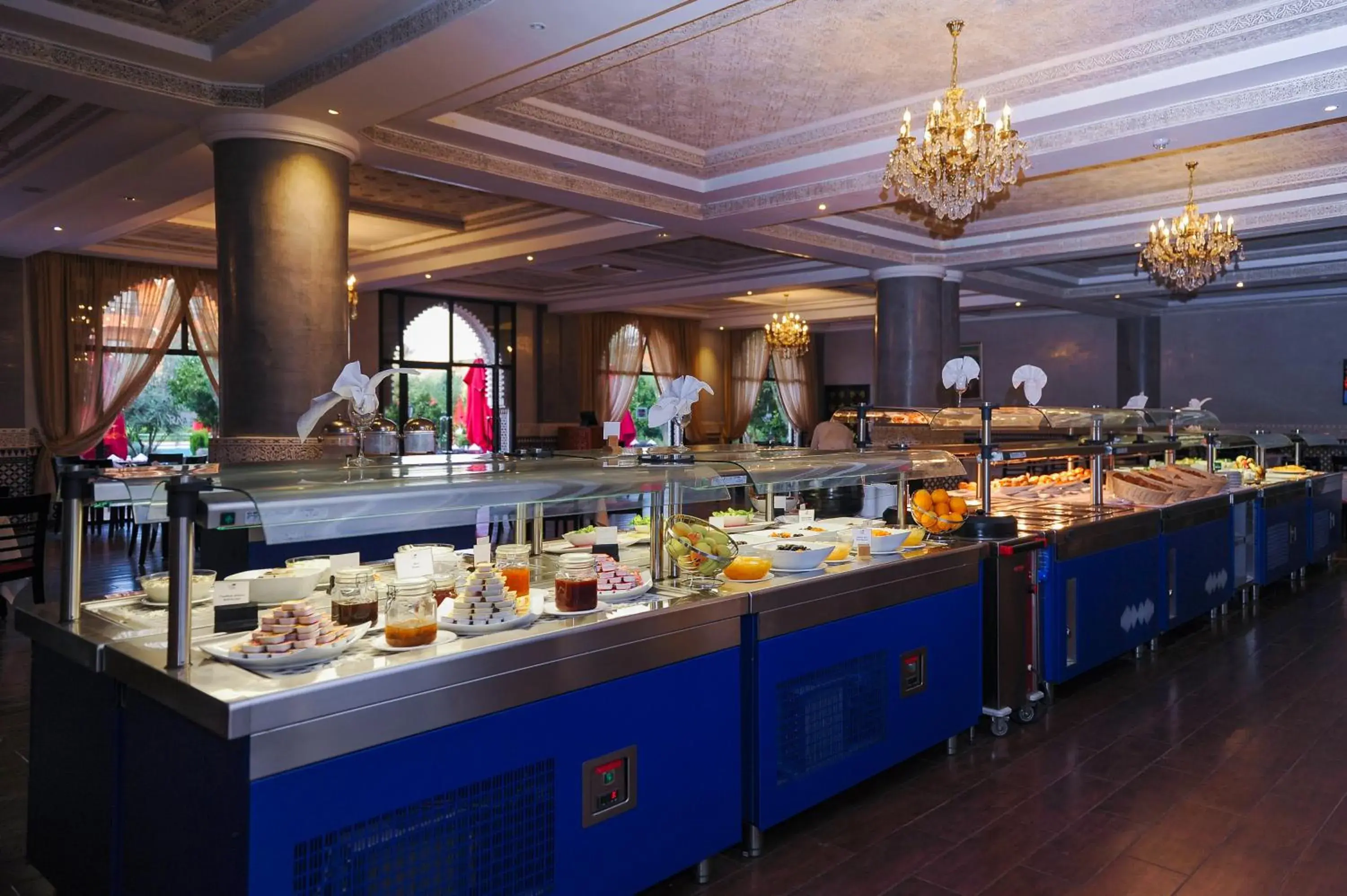 Buffet breakfast, Restaurant/Places to Eat in Hotel Riad Ennakhil & SPA