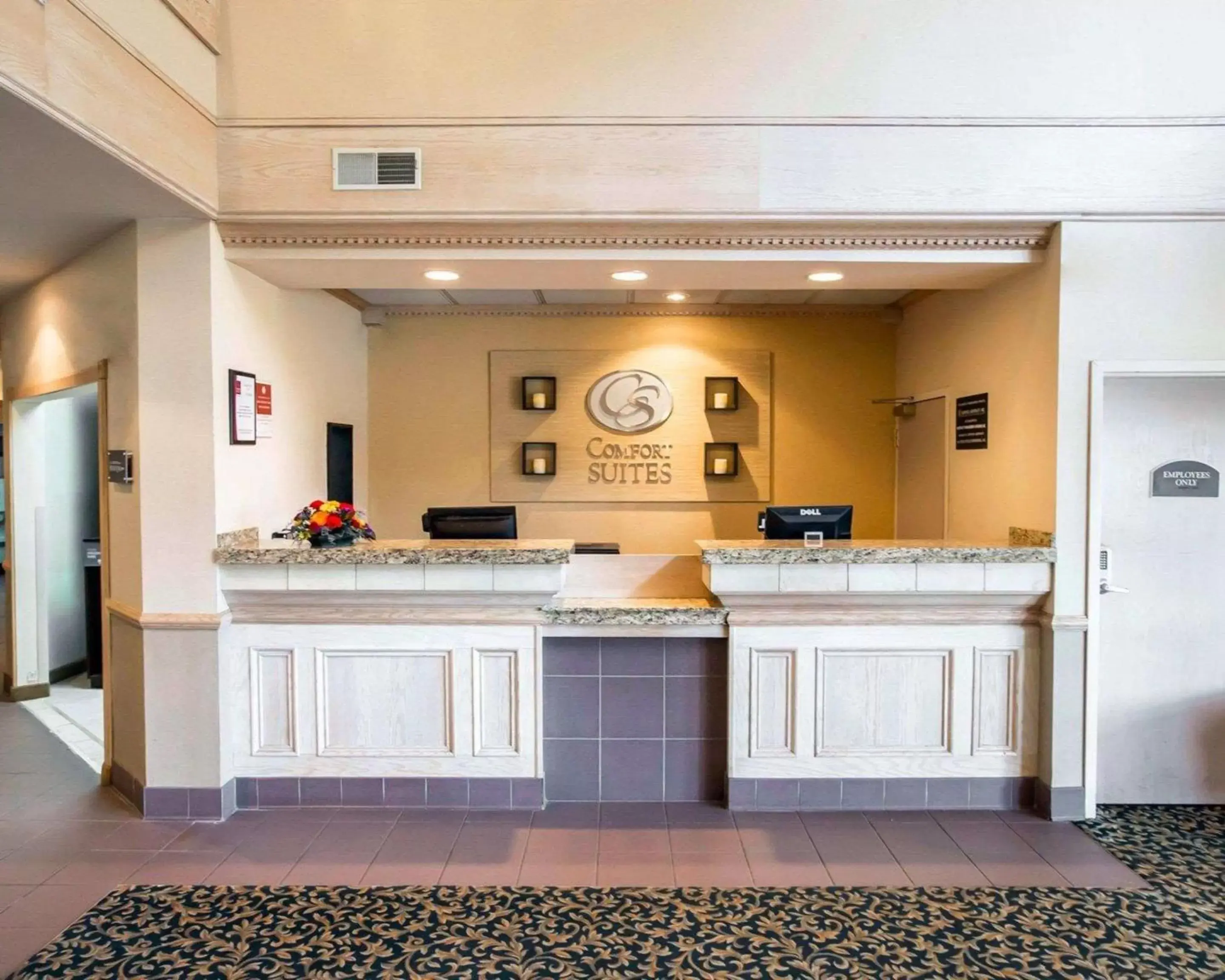 Lobby or reception in Comfort Suites University Area Notre Dame-South Bend Lobby or reception in Comfort Suites University Area Notre Dame-South Bend