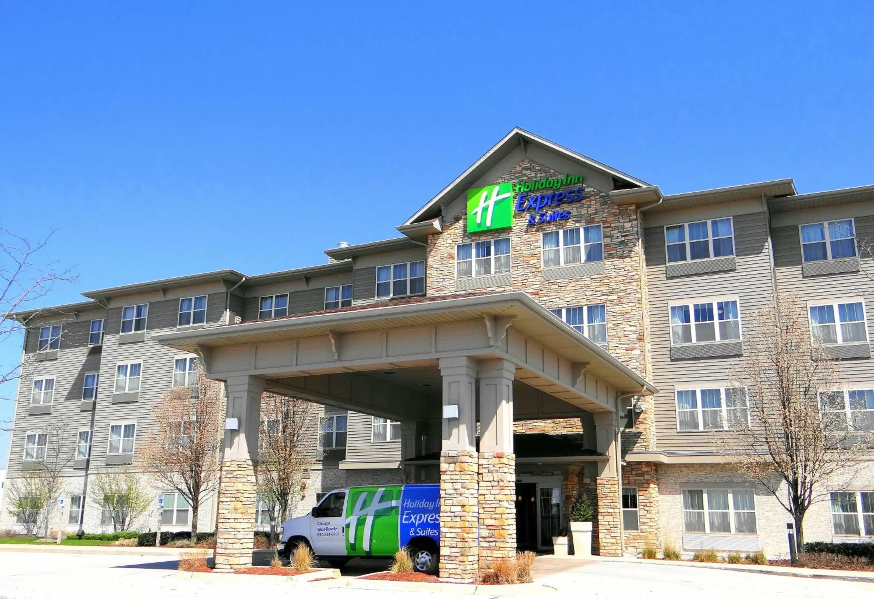 Property Building in Holiday Inn Express Hotel & Suites Chicago West Roselle, an IHG Hotel