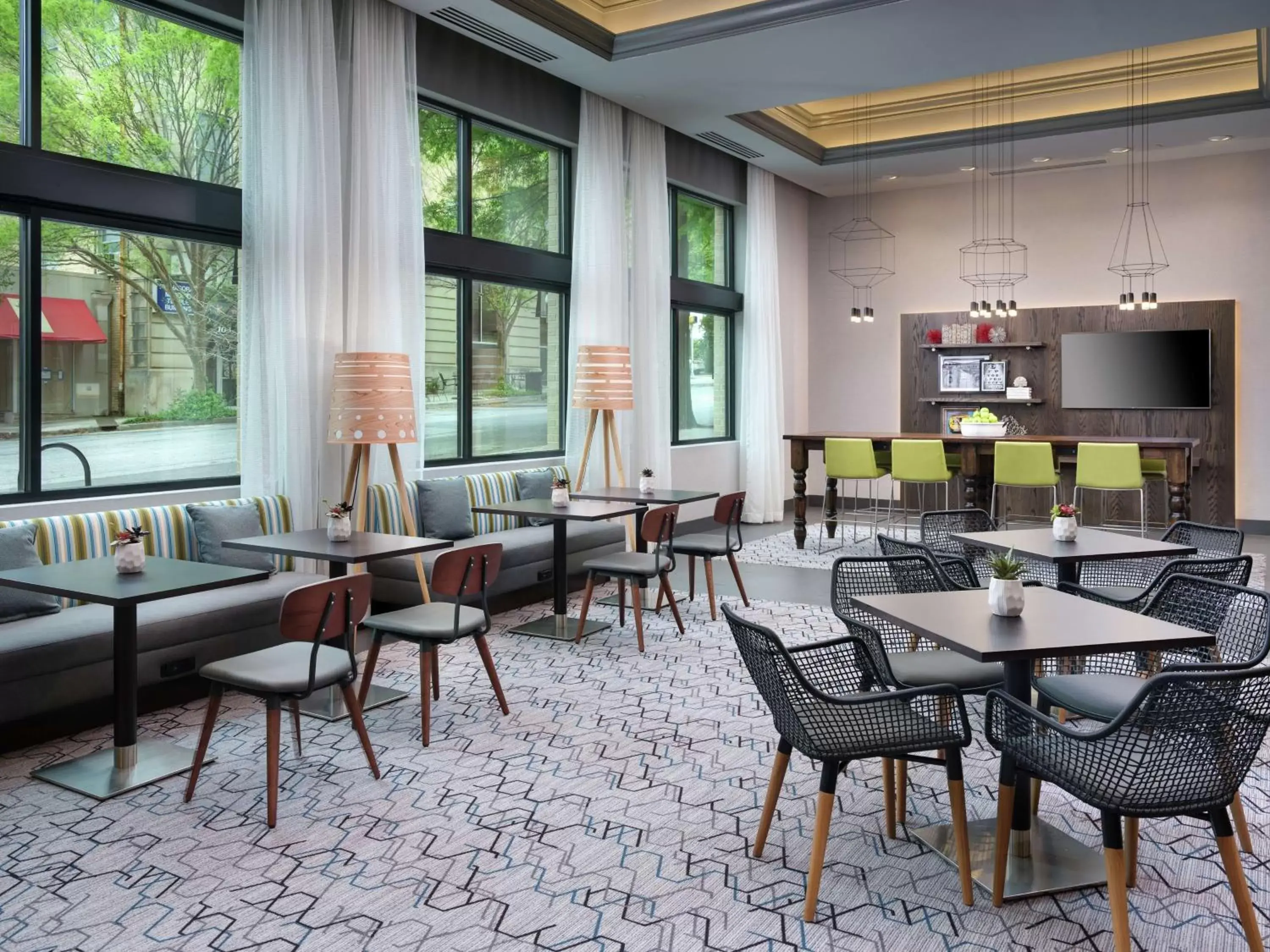 Dining area, Restaurant/Places to Eat in Hampton Inn & Suites Atlanta Decatur/Emory