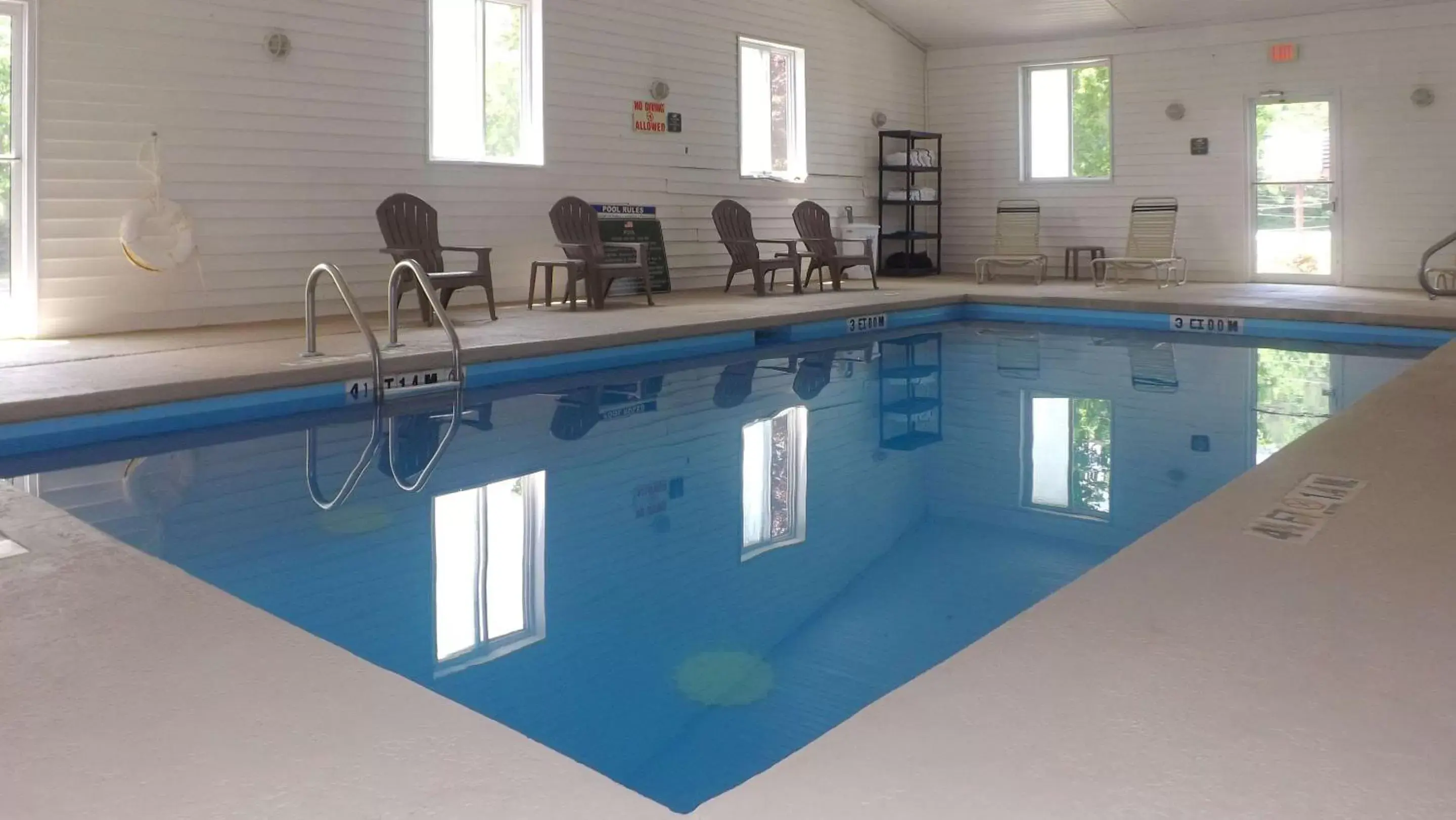 Activities, Swimming Pool in Quality Inn Activities, Swimming Pool in Quality Inn