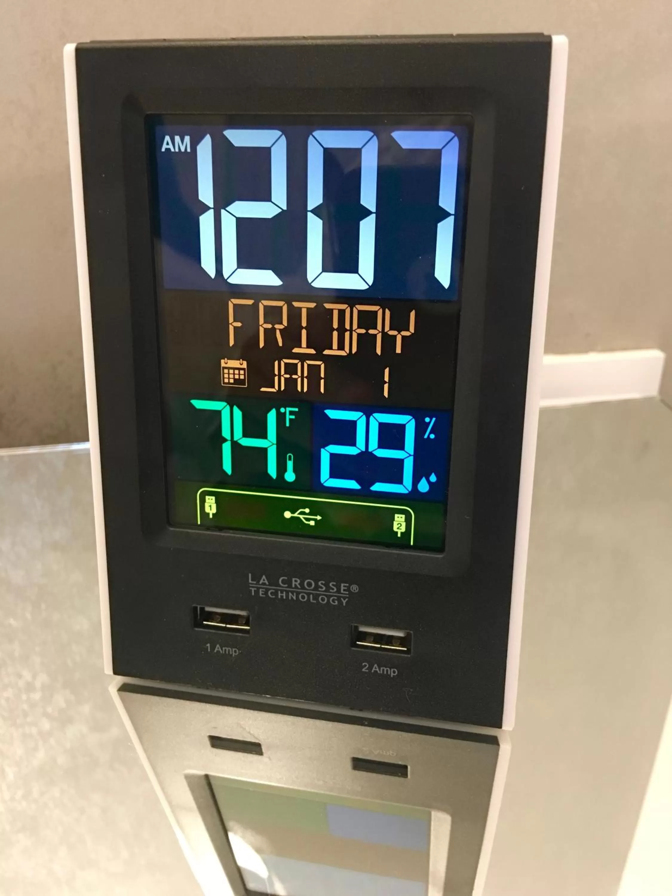 TV and multimedia in Herbal Inn Suites