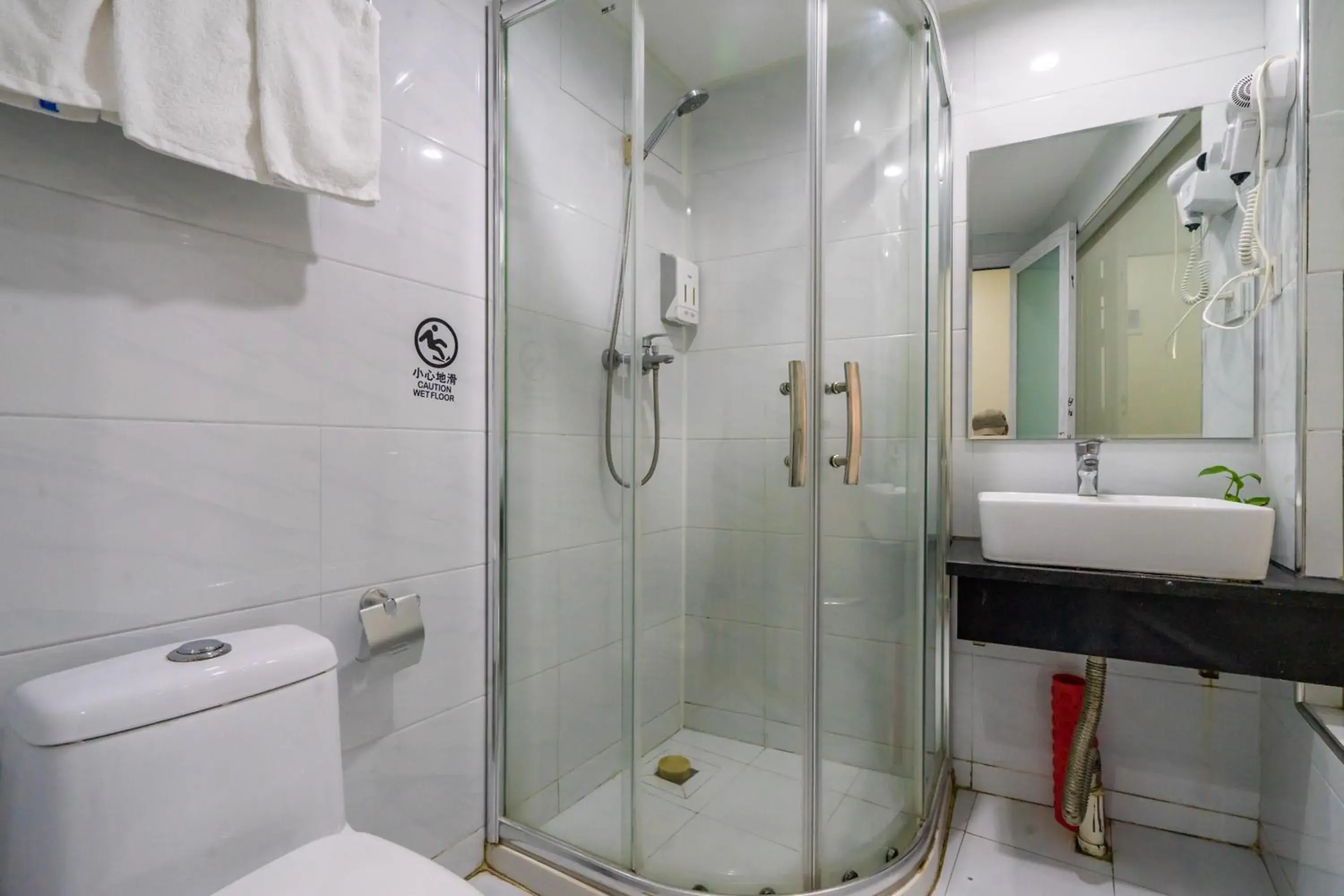 Shower, Bathroom in Memory Travel Hotel(Edge Westlake)