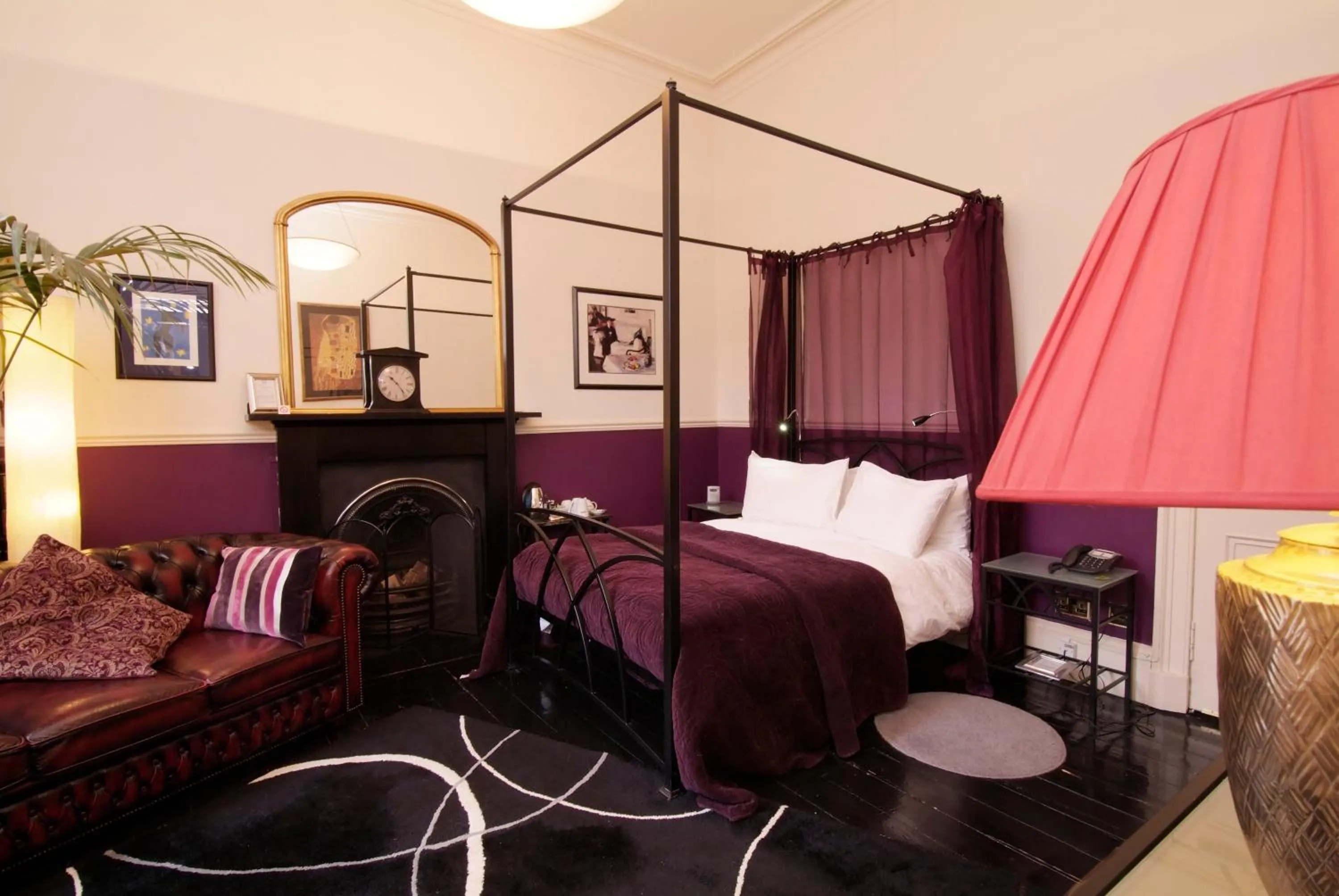 Photo of the whole room, Bed in Southside Guest House