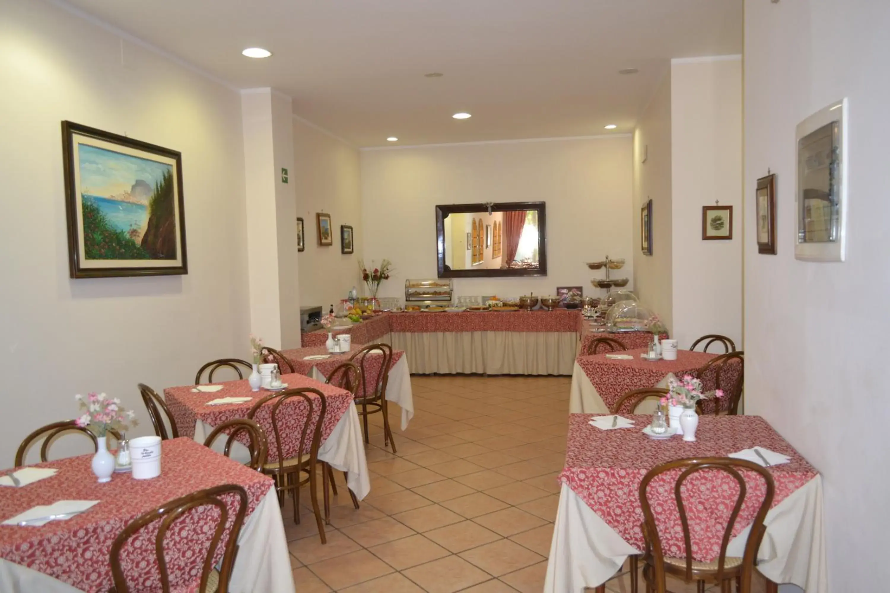 Restaurant/Places to Eat in Hotel Mediterraneo