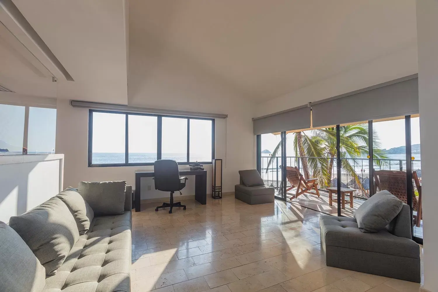 Living room, Seating Area in Holiday Inn Resort Ixtapa All-Inclusive, an IHG Hotel