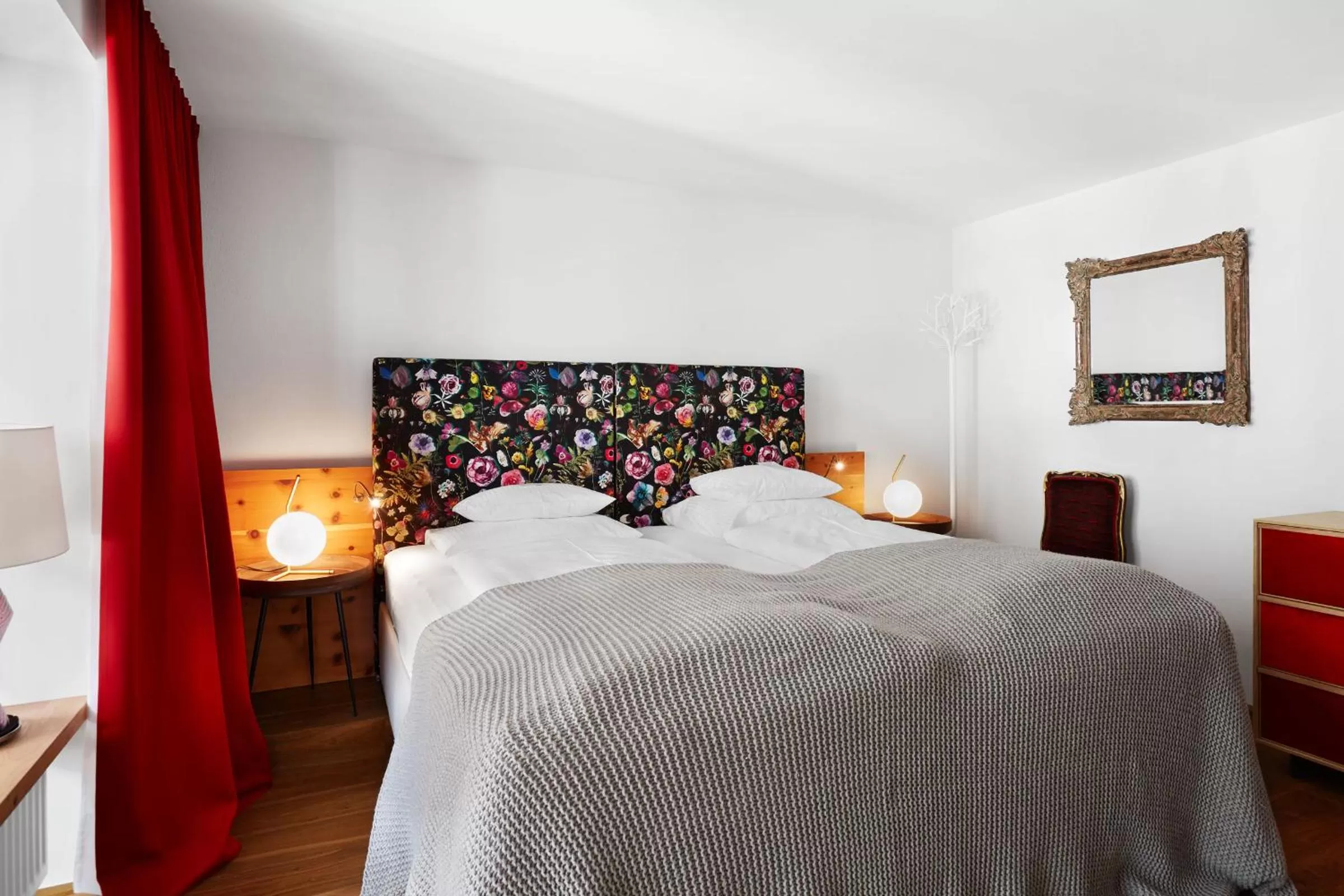 Photo of the whole room, Bed in Small Luxury Hotel of the World - DasPosthotel