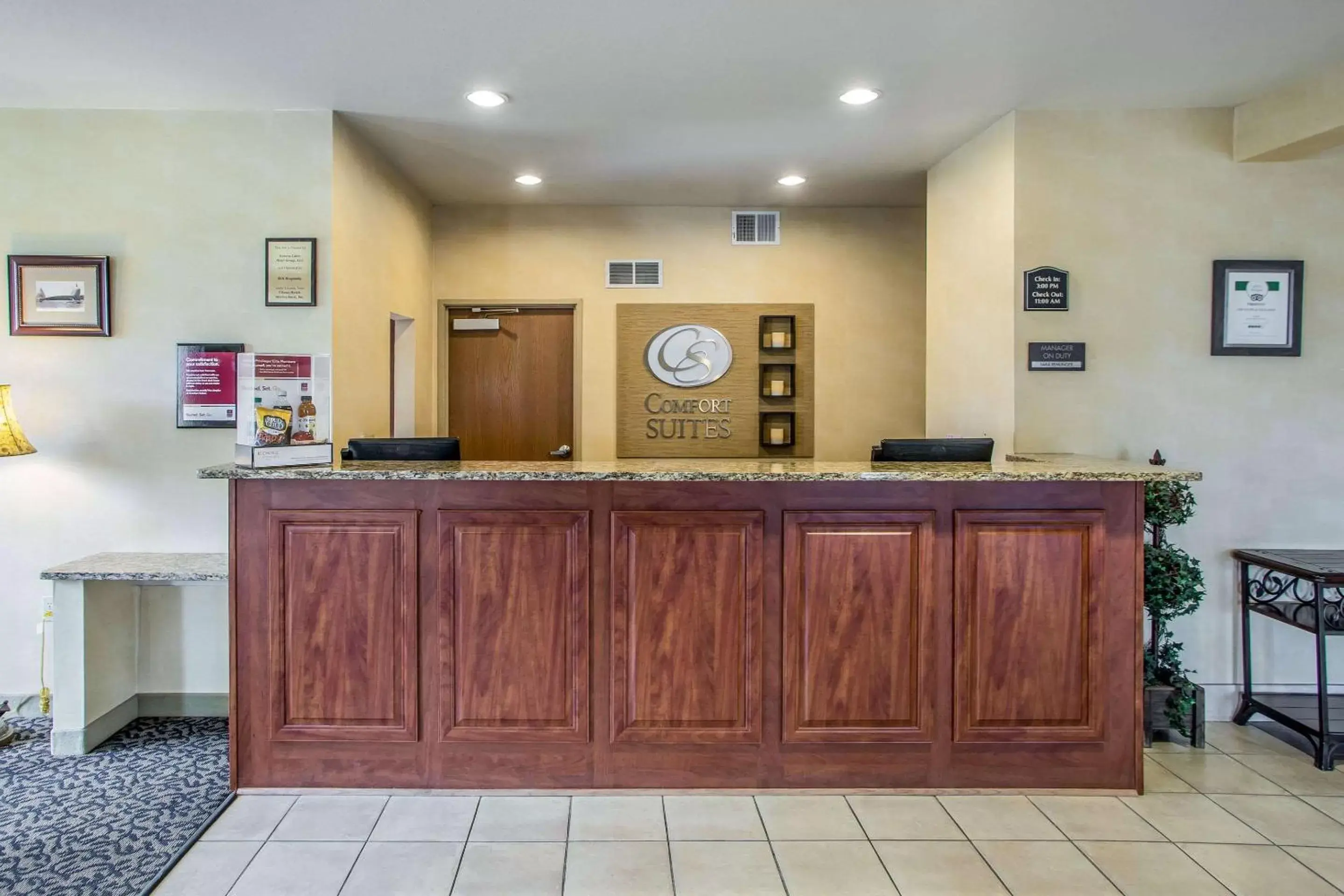 Lobby or reception, Lobby/Reception in Comfort Suites Lake Geneva East