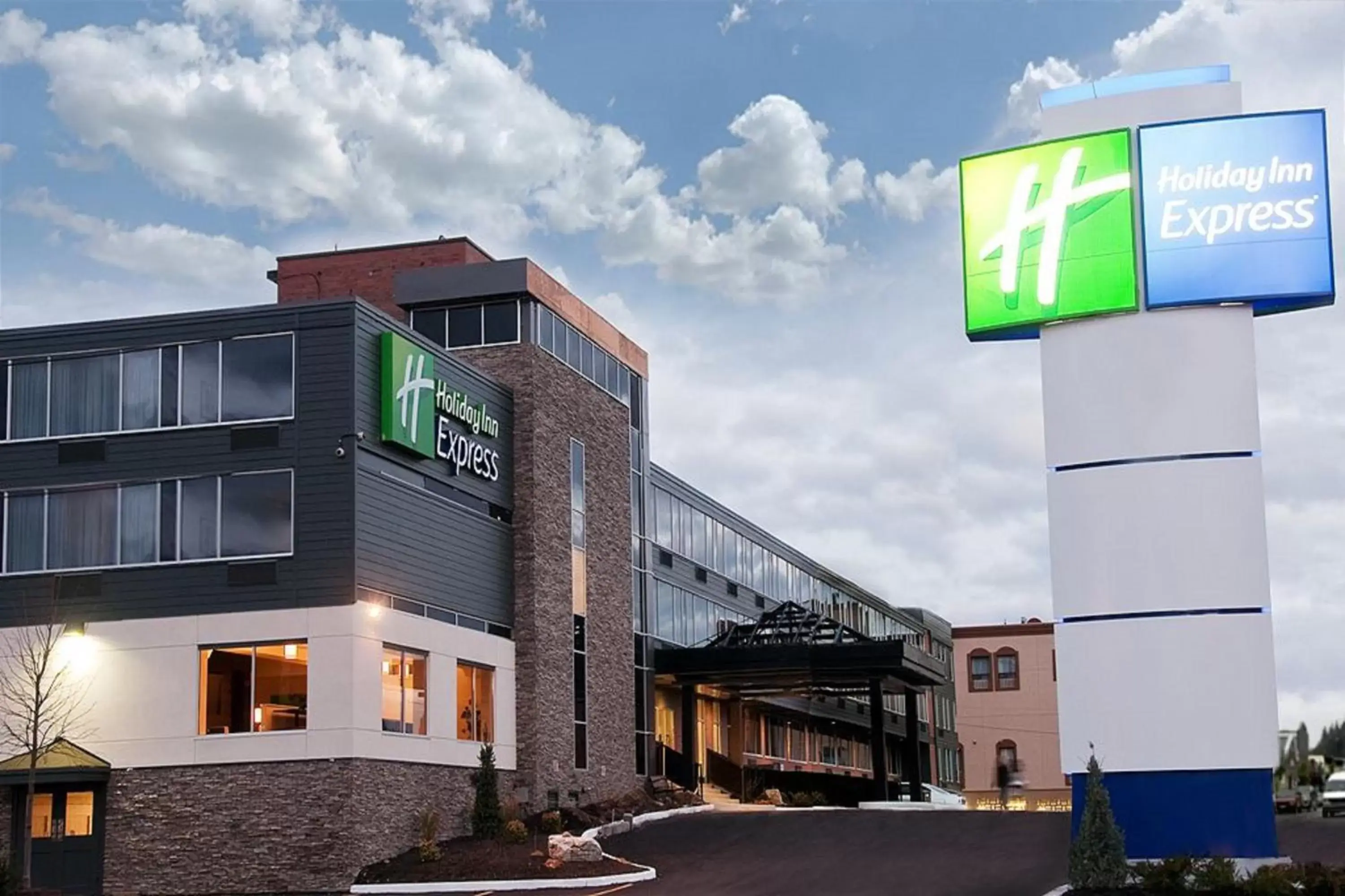 Property Building in Holiday Inn Express - Sault Ste. Marie, an IHG Hotel