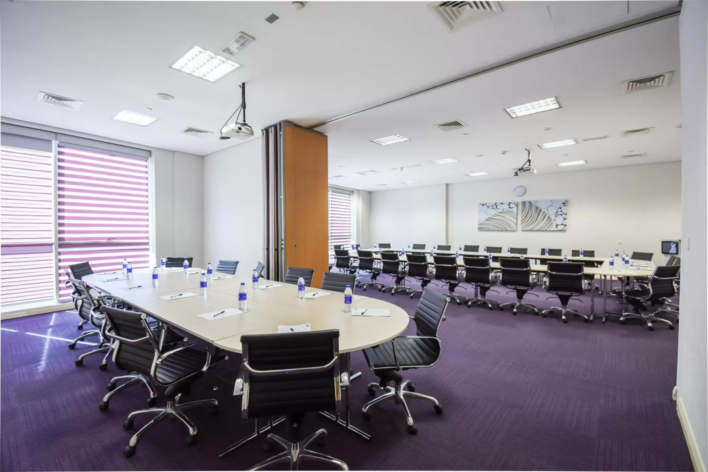 Meeting/conference room in Premier Inn Abu Dhabi Capital Centre