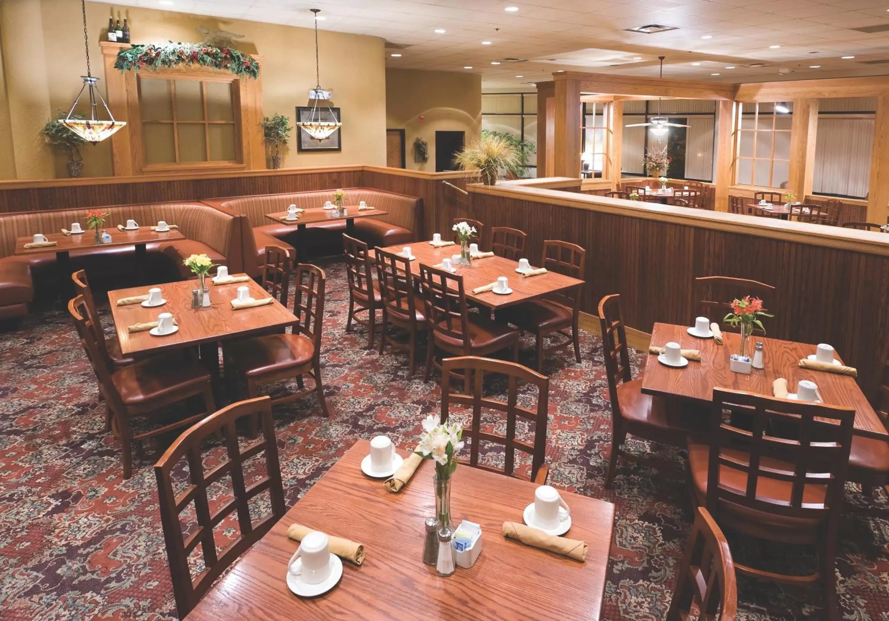 Restaurant/Places to Eat in Ramkota Hotel - Pierre