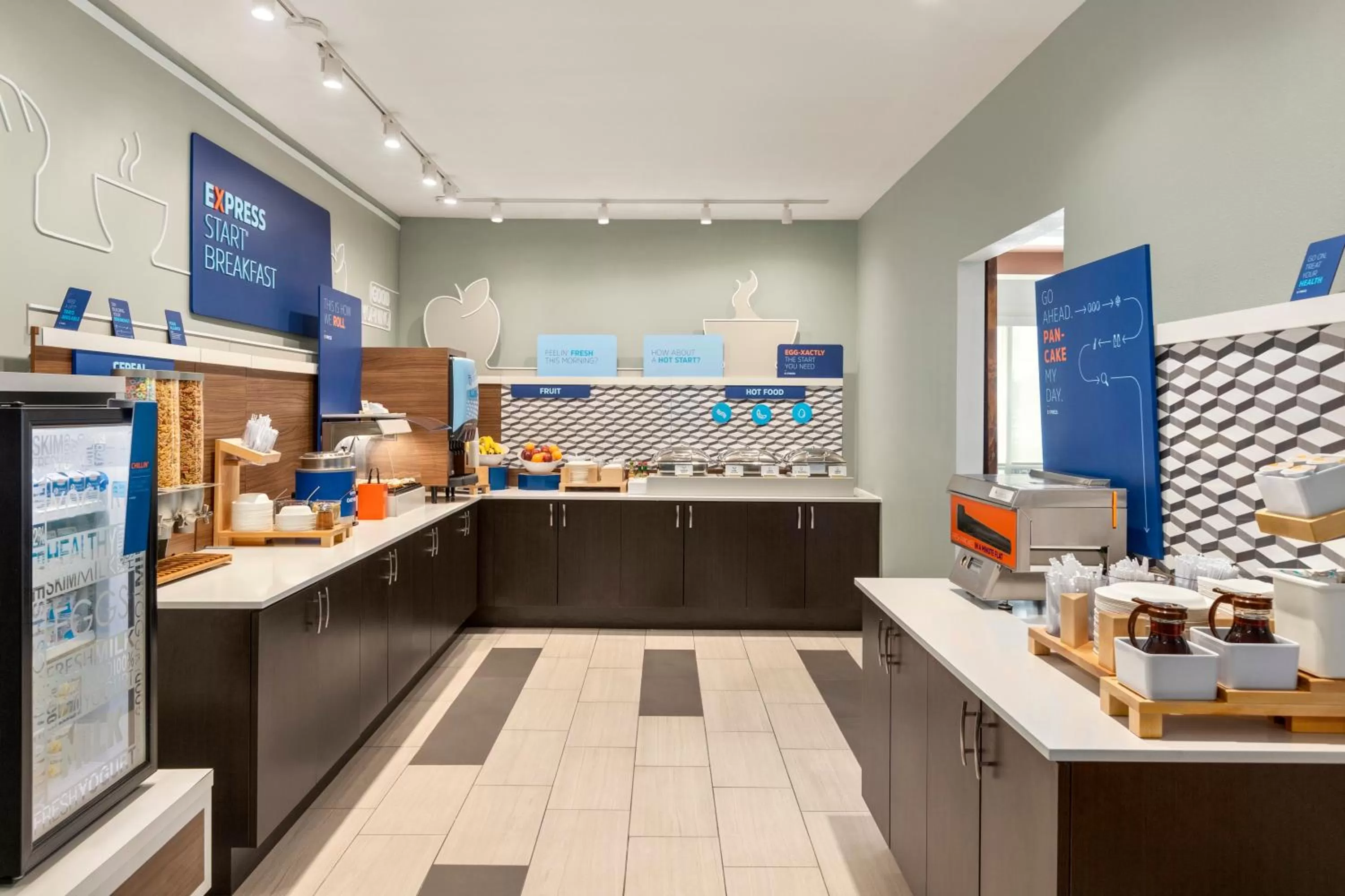 Breakfast in Holiday Inn Express Hotel & Suites Fort Myers East - The Forum by IHG