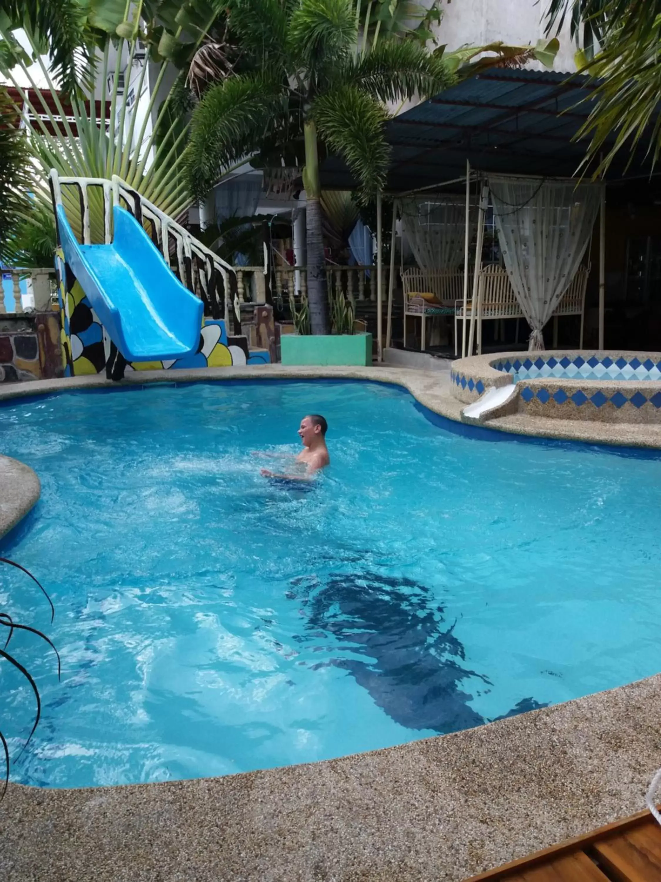 Swimming Pool in Sascha's Resort Oslob