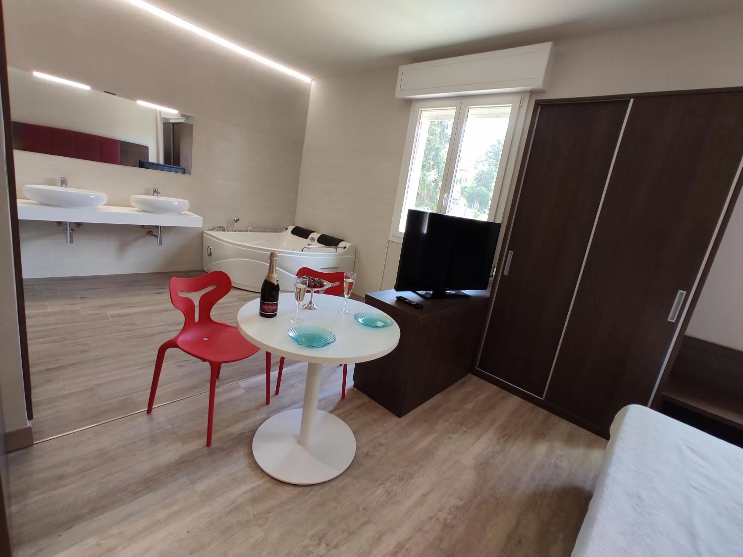 Hot Tub in ALBA RESIDENCE