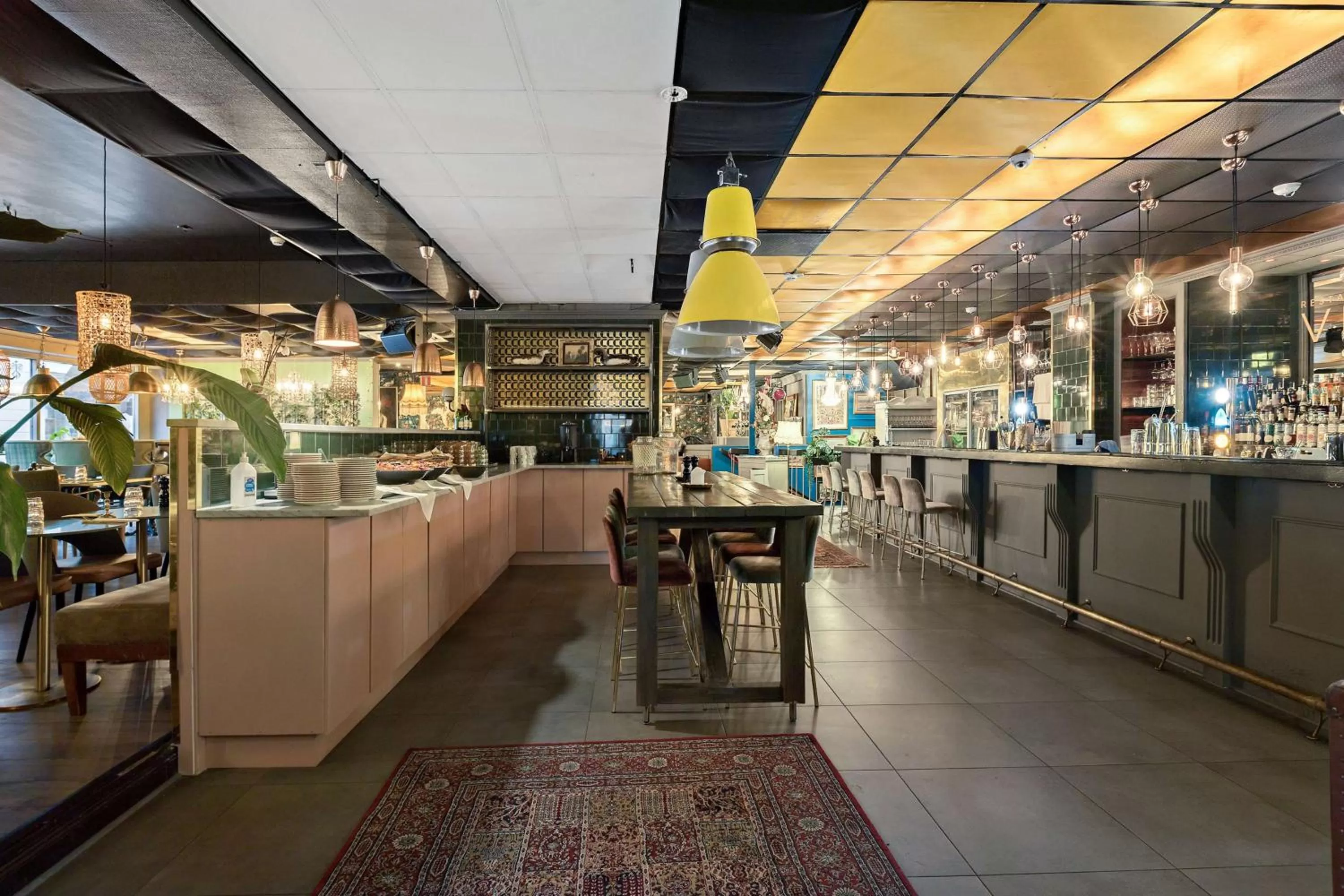 Restaurant/places to eat in Best Western Plaza Hotel