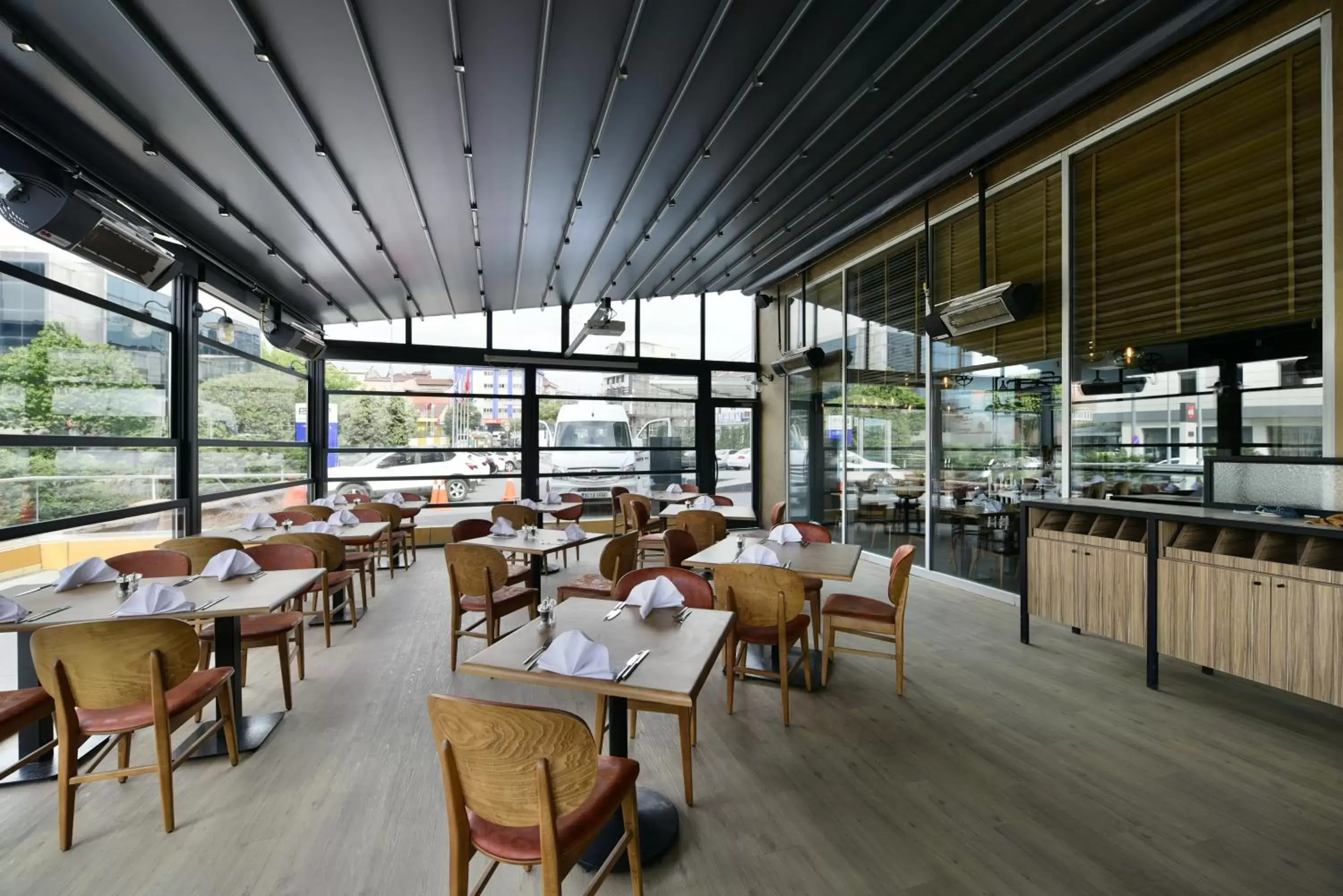 Patio, Restaurant/Places to Eat in Park Inn By Radisson Istanbul Ataturk Airport
