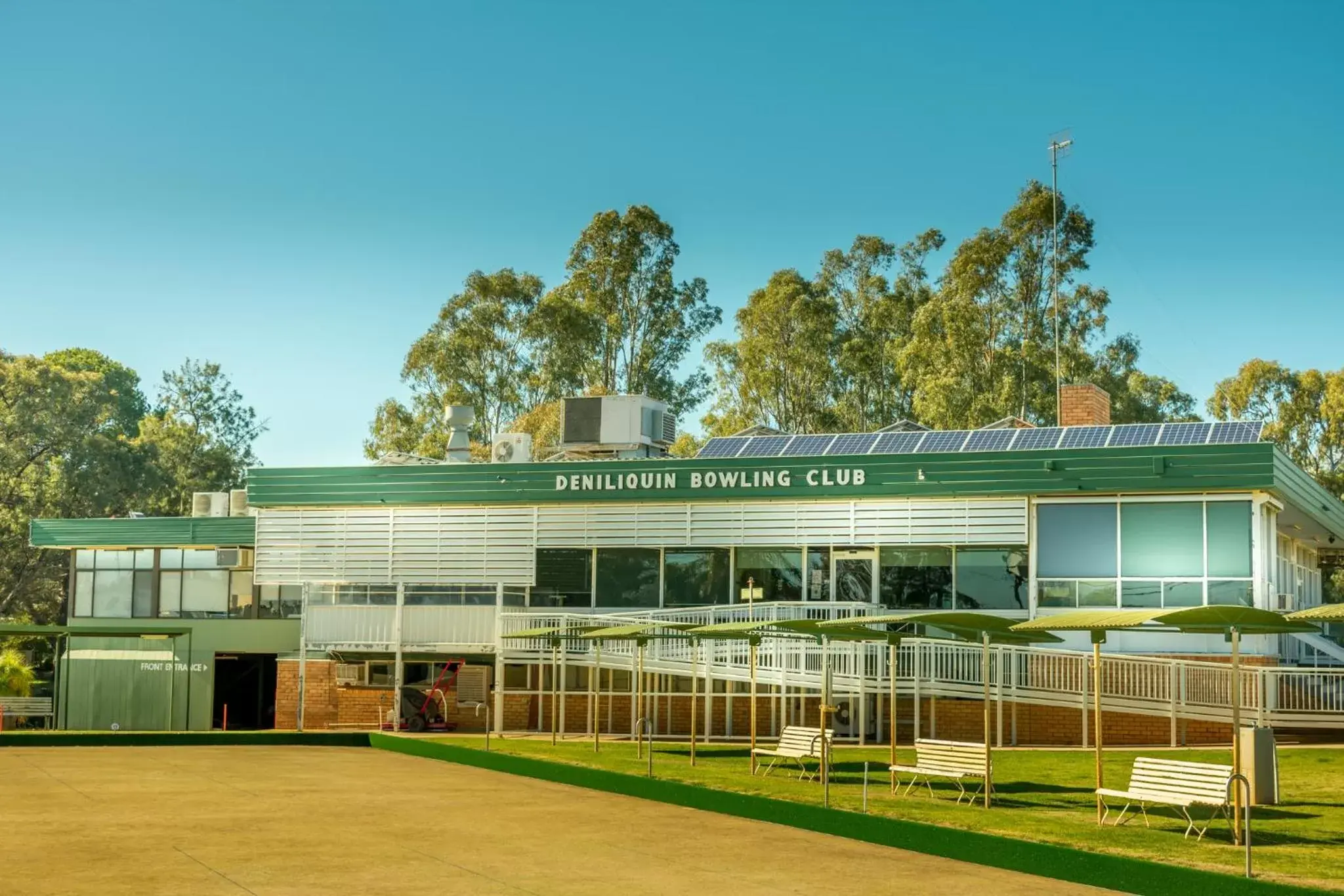 Nearby landmark in Deniliquin Country Club Motor Inn