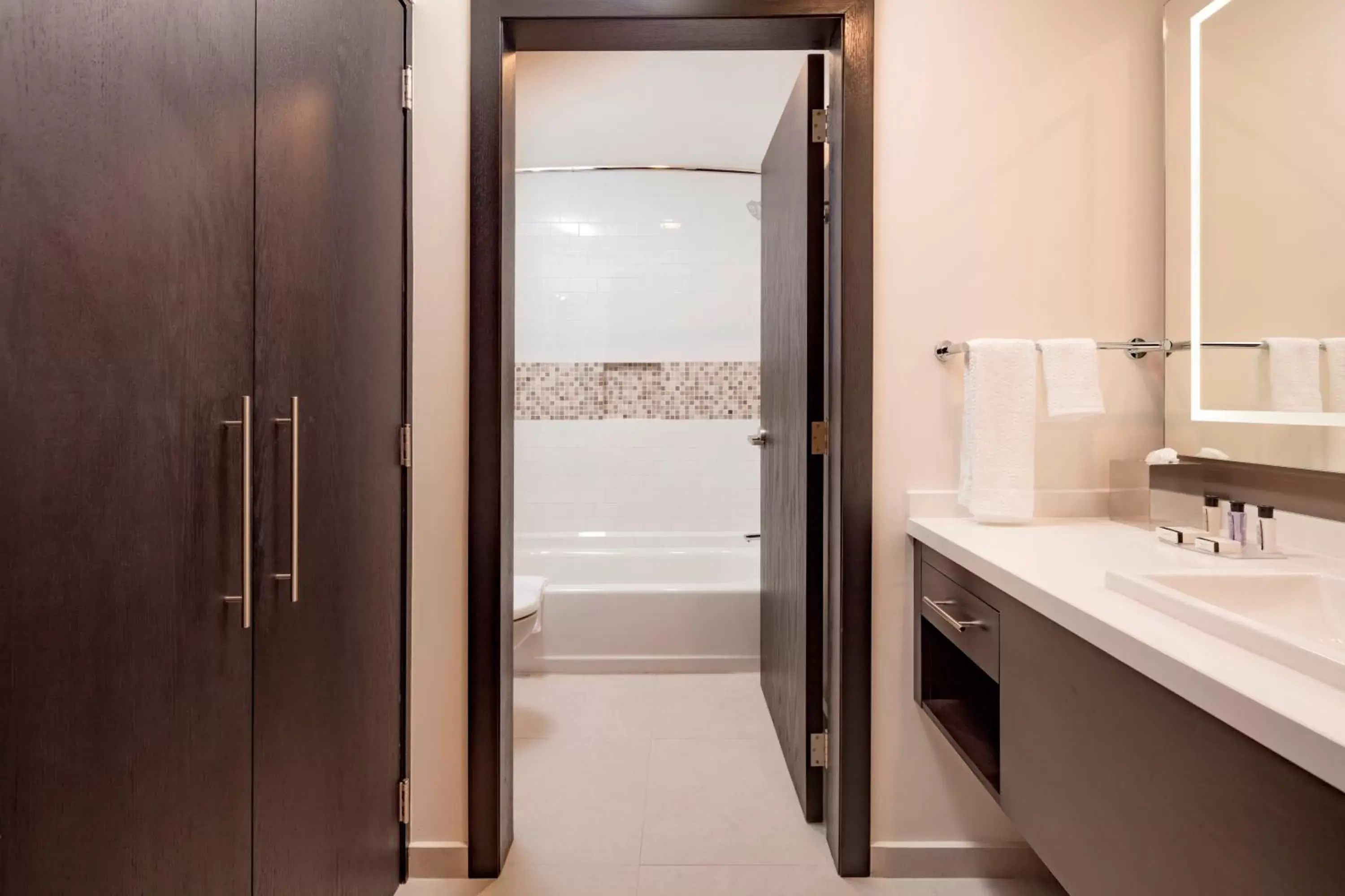 Bathroom in Staybridge Suites Silao, an IHG Hotel