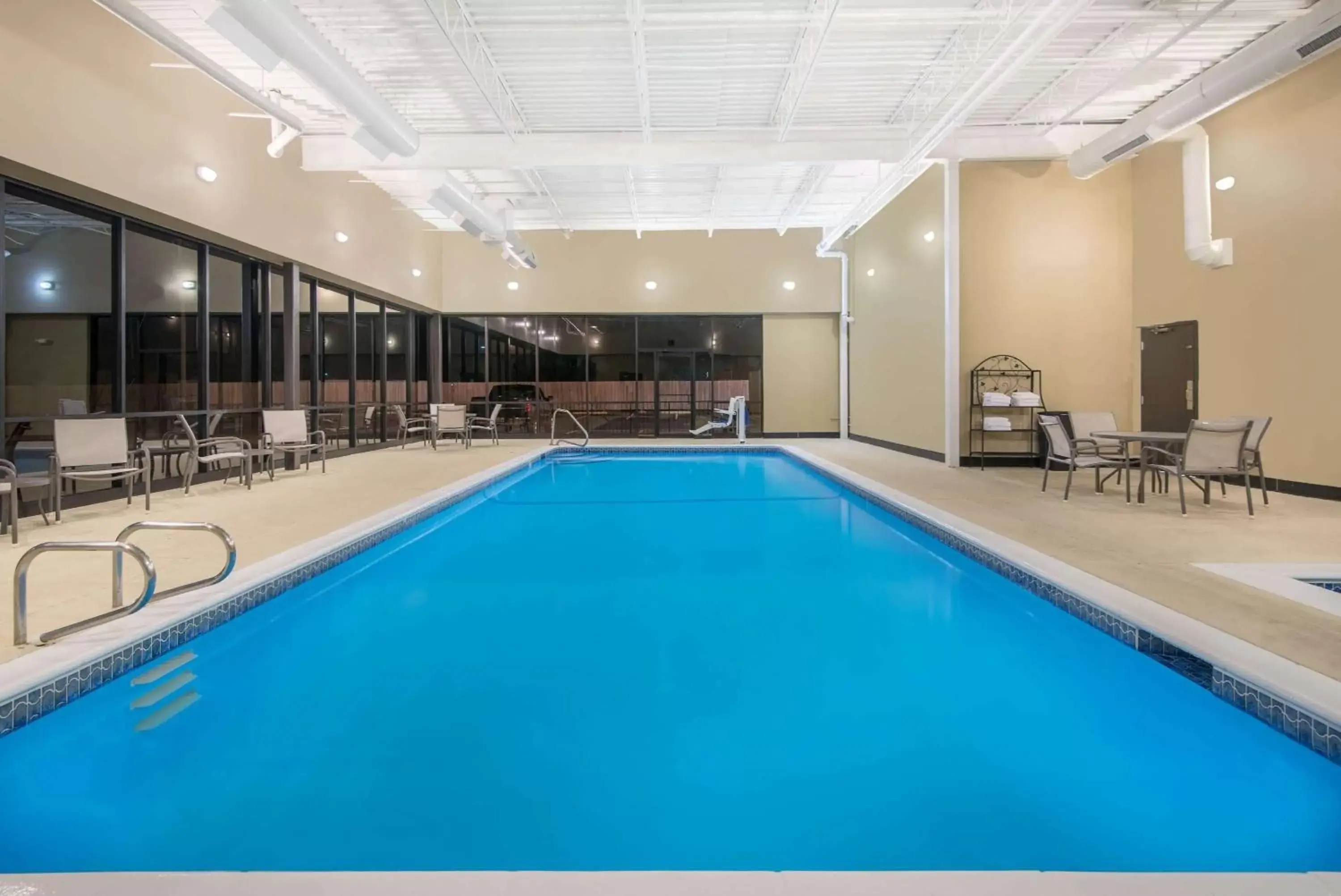 On site, Swimming Pool in Wyndham Garden Texarkana