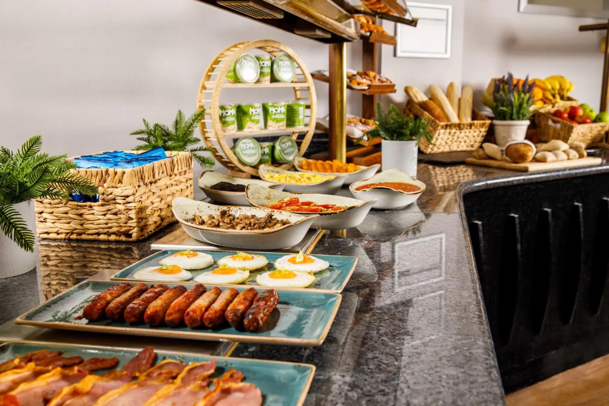 Breakfast in Mercure Bolton Georgian House Hotel