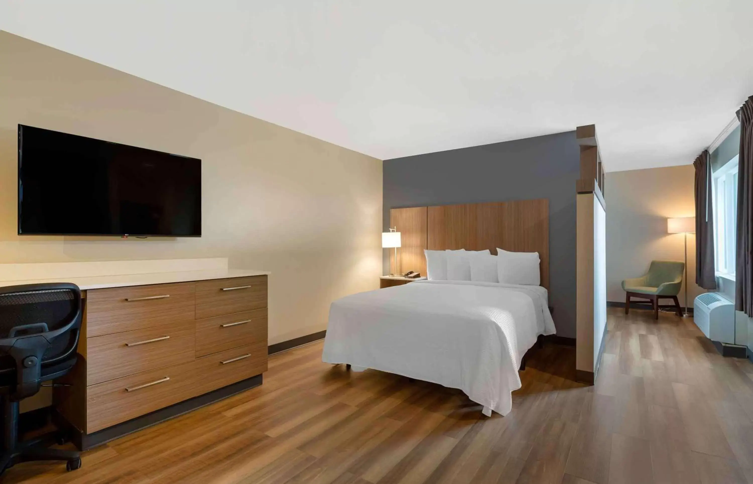 Bedroom, Bed in Extended Stay America Premier Suites - Providence - East Providence