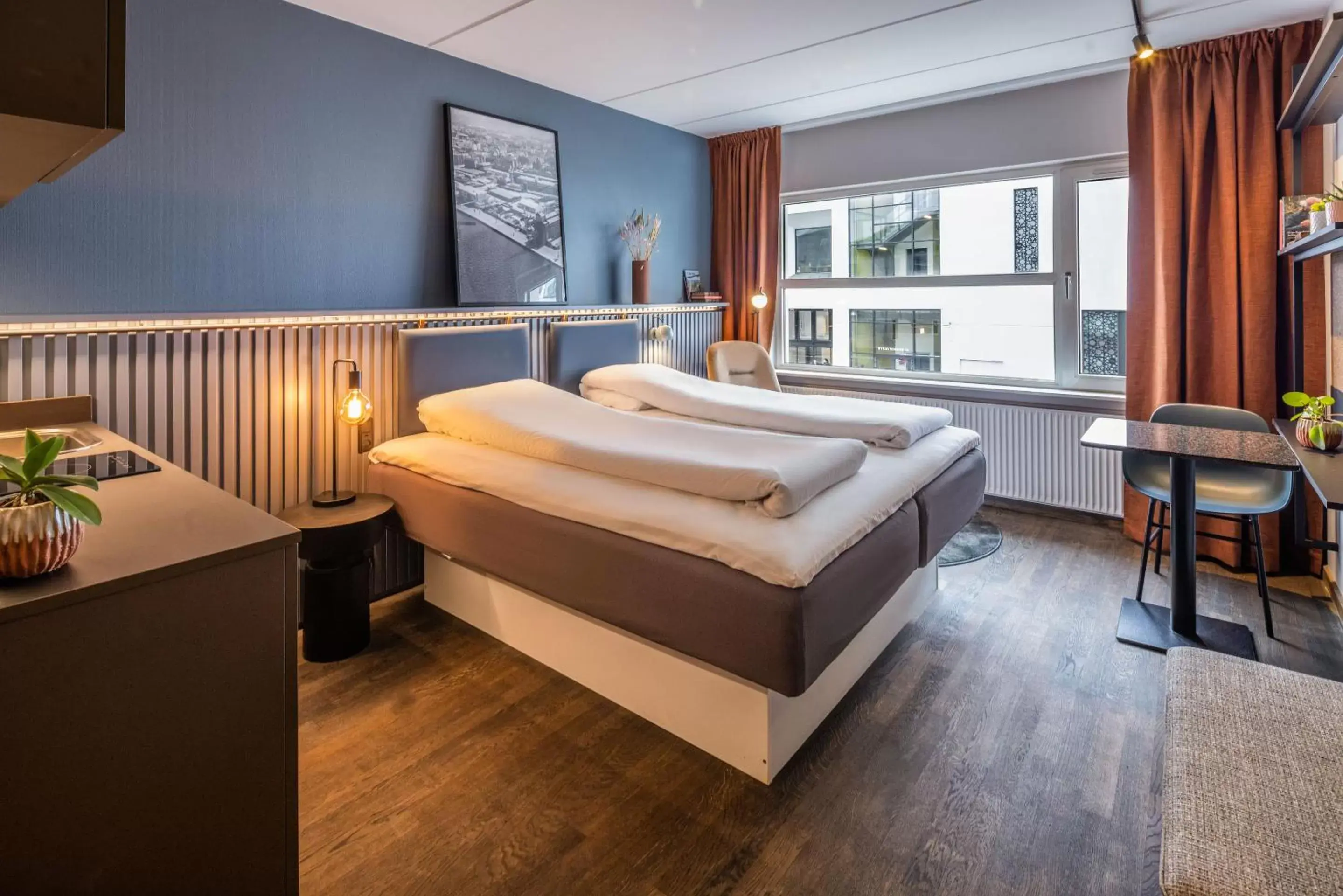 Photo of the whole room, Bed in Pier 5 Hotel Photo of the whole room, Bed in Pier 5 Hotel