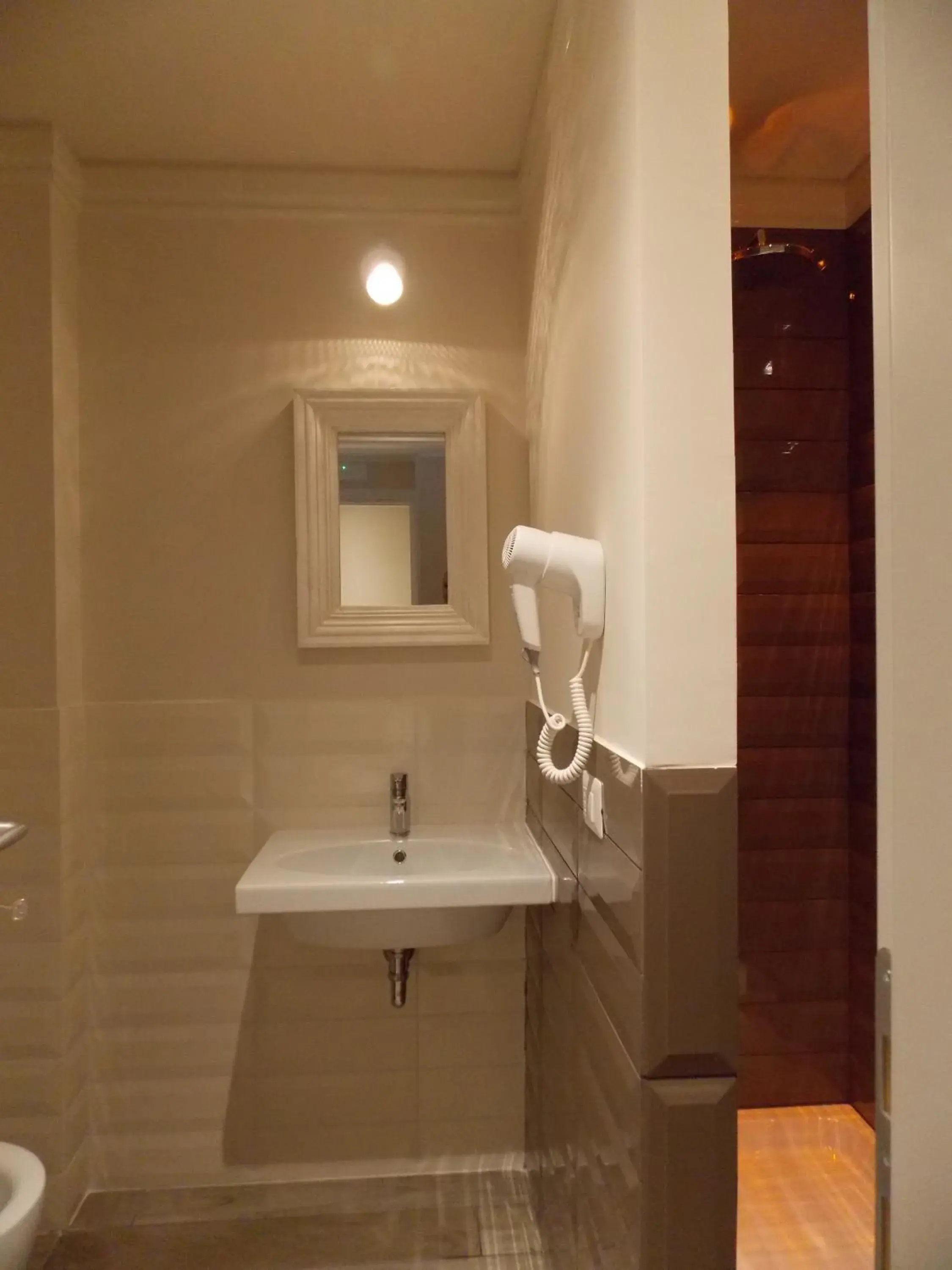 Bathroom in Casa Tua Vaticano Guest House