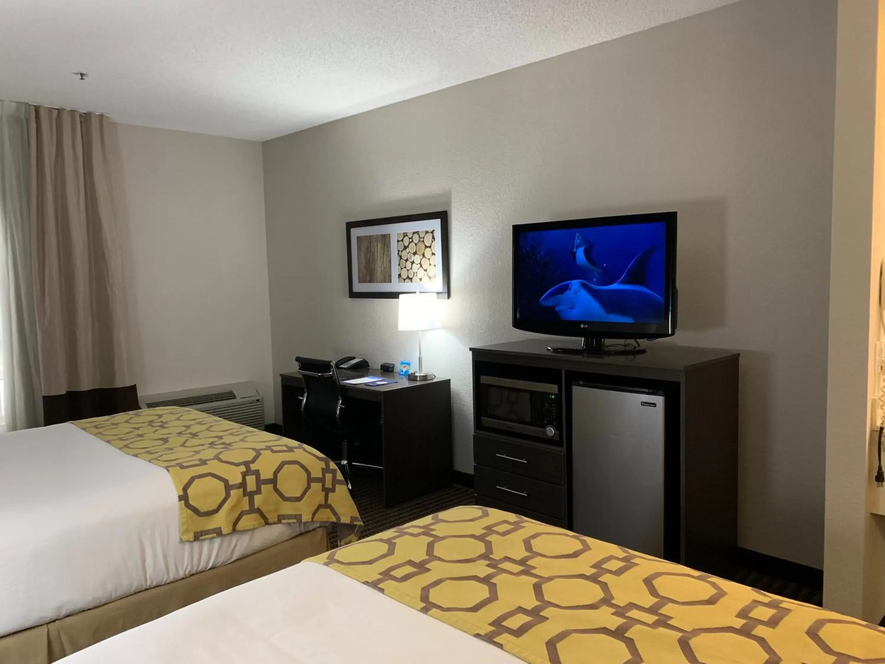 TV and multimedia, TV/Entertainment Center in Baymont by Wyndham Casa Grande