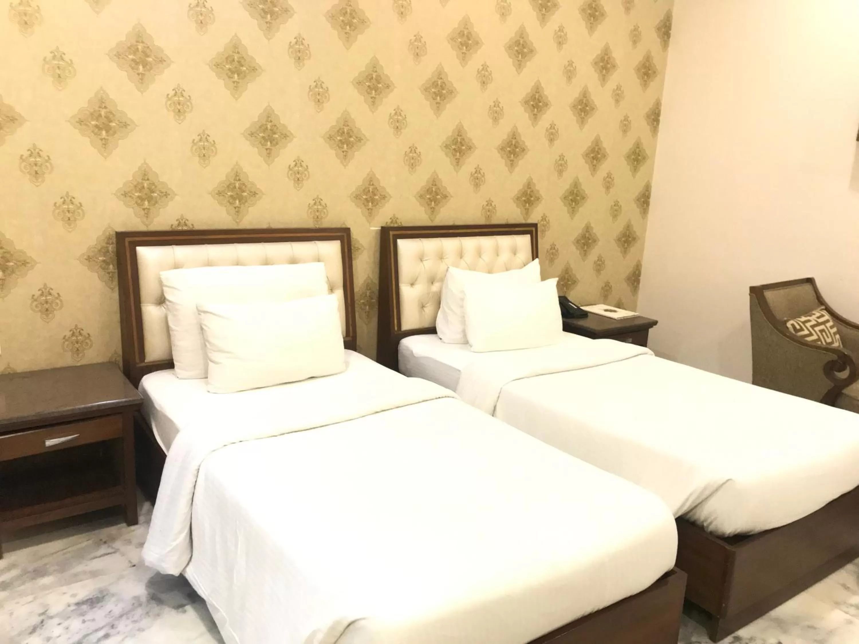 Bed in Hotel Leela Grande