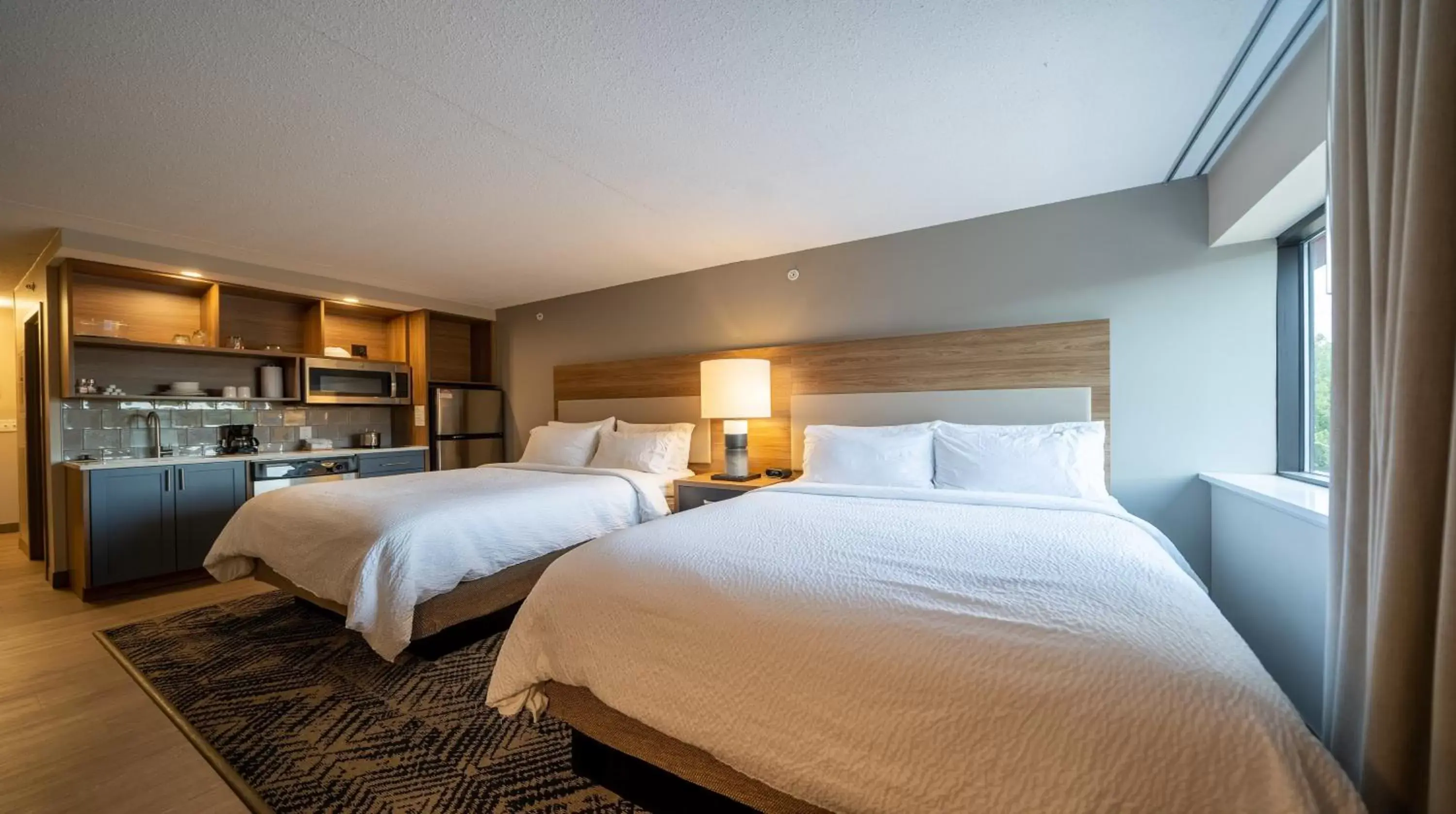 Photo of the whole room, Bed in Candlewood Suites - Cleveland South - Independence, an IHG Hotel