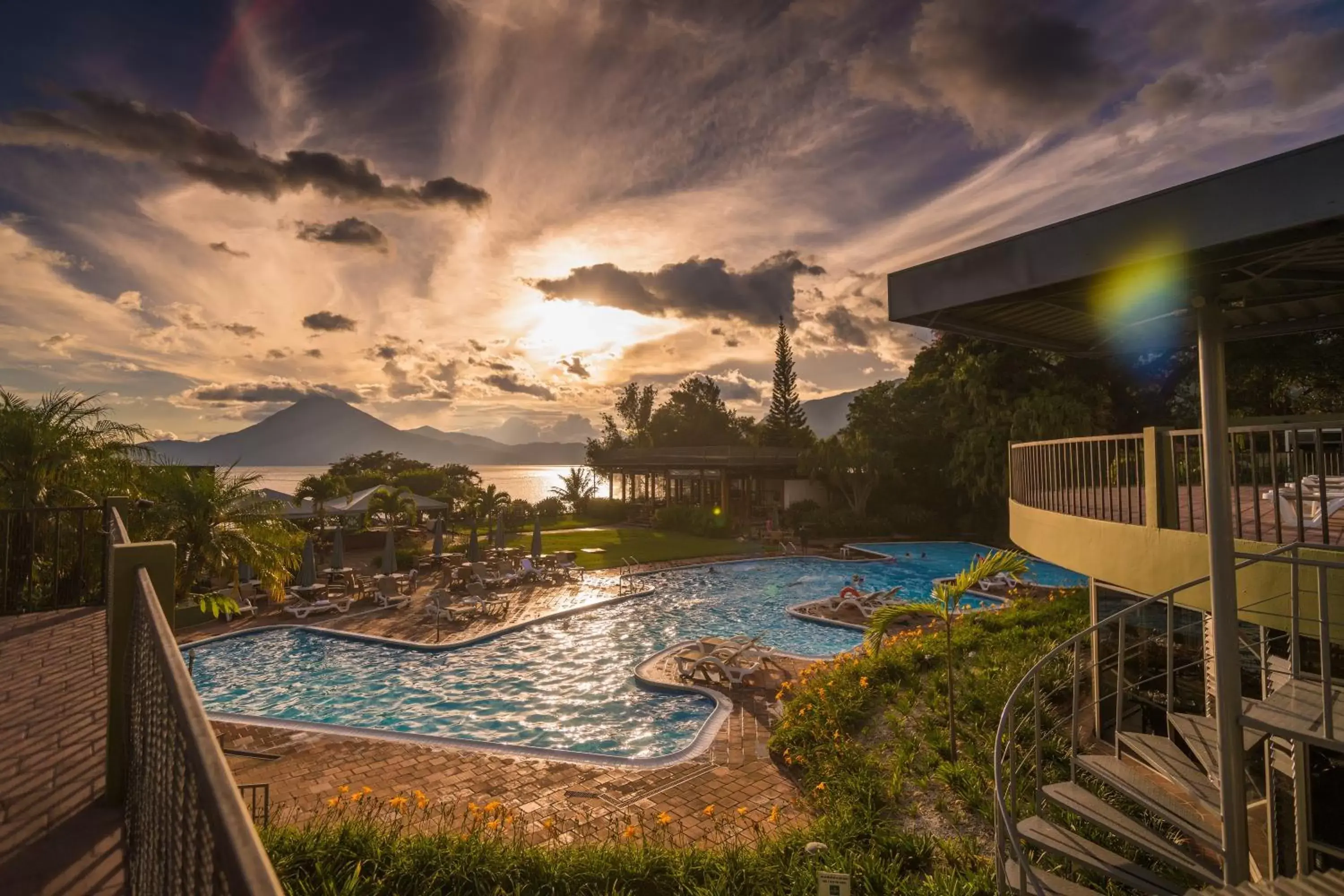 Pool view, Swimming Pool in Porta Hotel del Lago