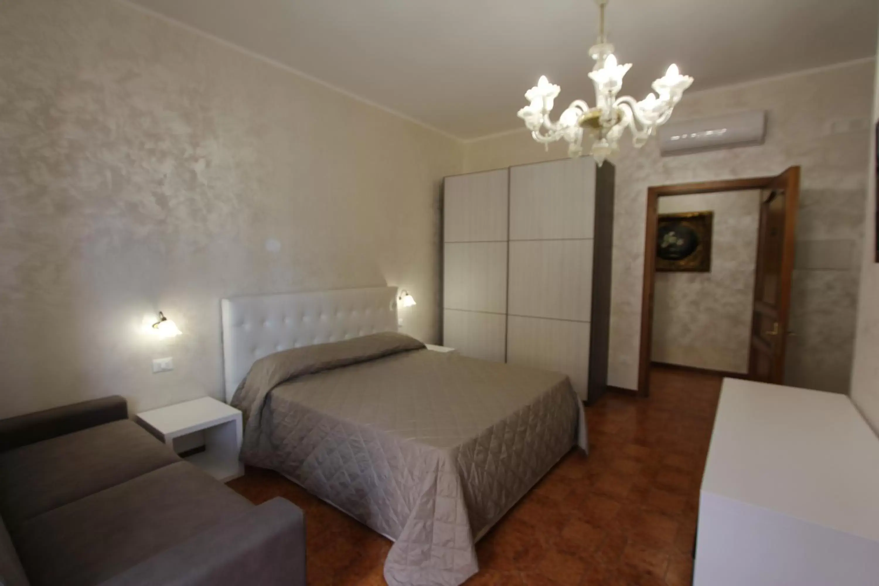 Large Double Room - Annex in Hotel Presidente