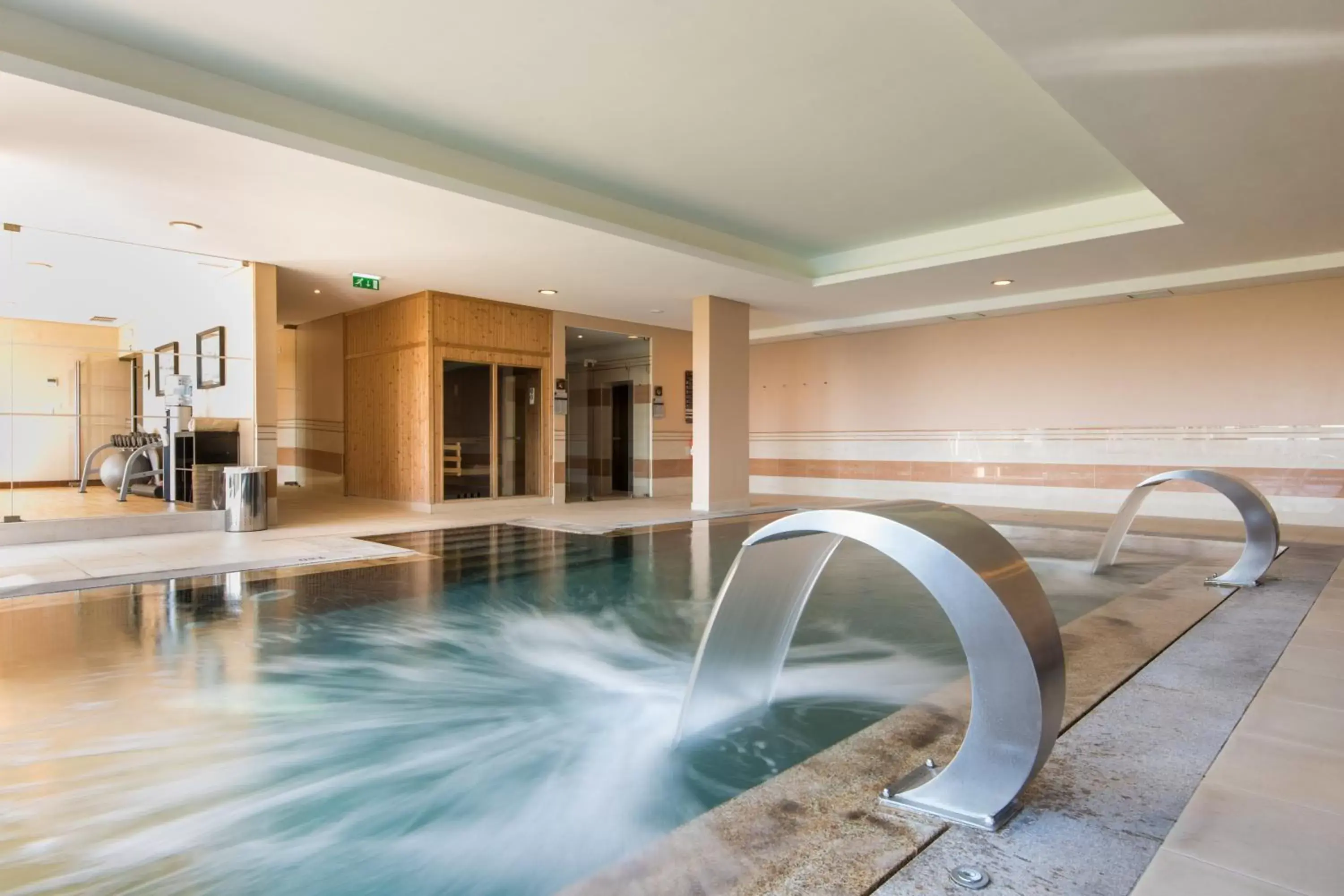 Spa and wellness centre/facilities, Swimming Pool in Vila Gale Collection Palácio dos Arcos