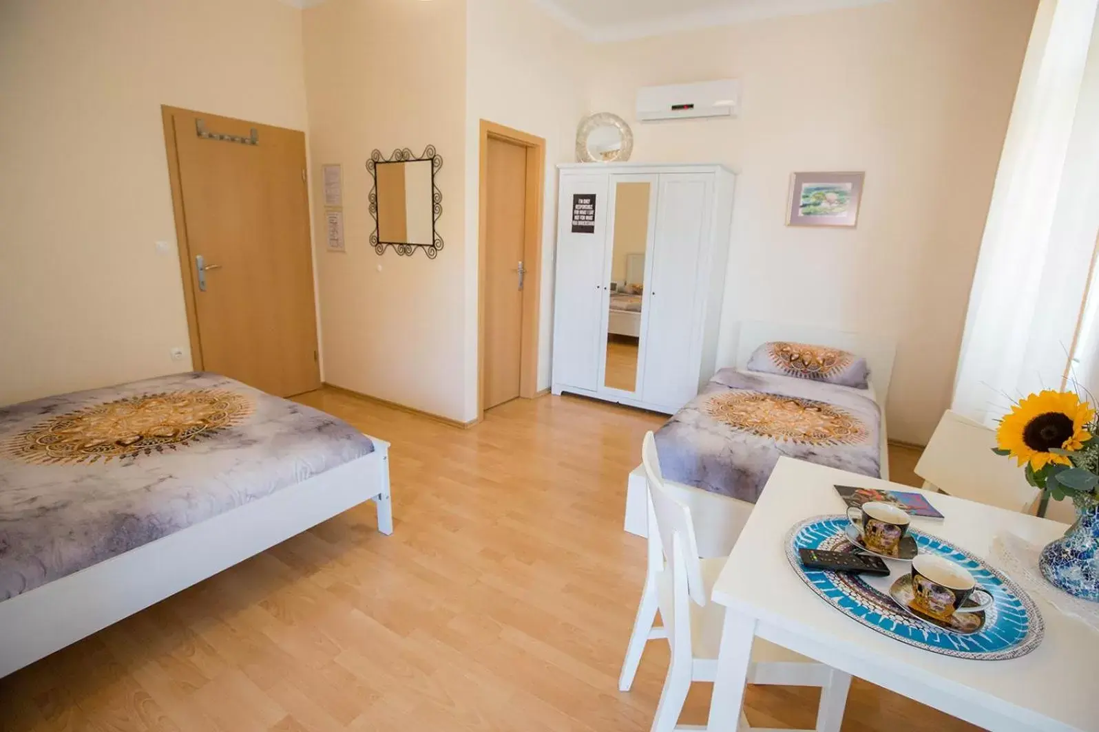 Quintuple Room with Free Parking in Hostel Sonce Quintuple Room with Free Parking in Hostel Sonce