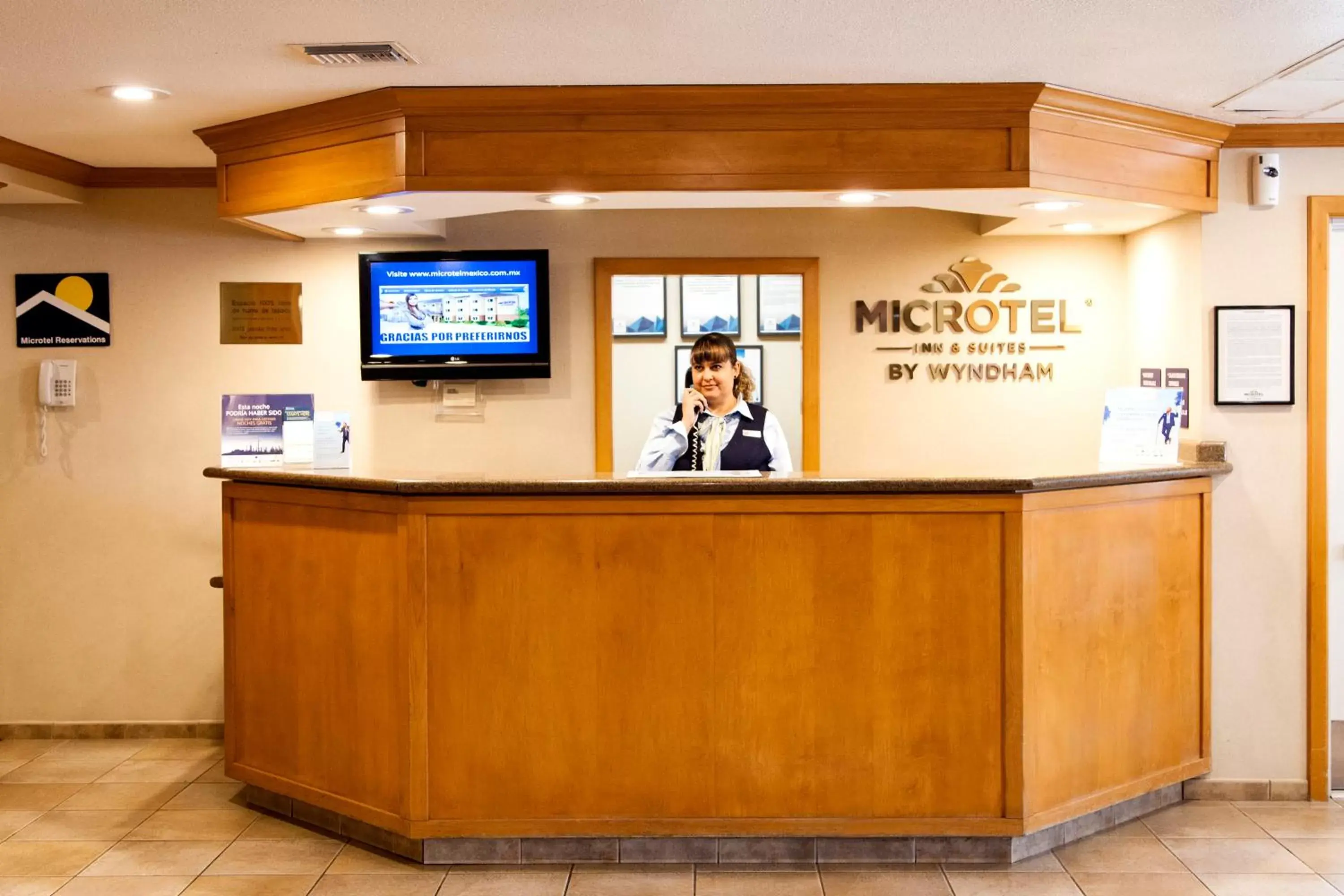Staff, Lobby/Reception in Microtel Inn & Suites by Wyndham Chihuahua