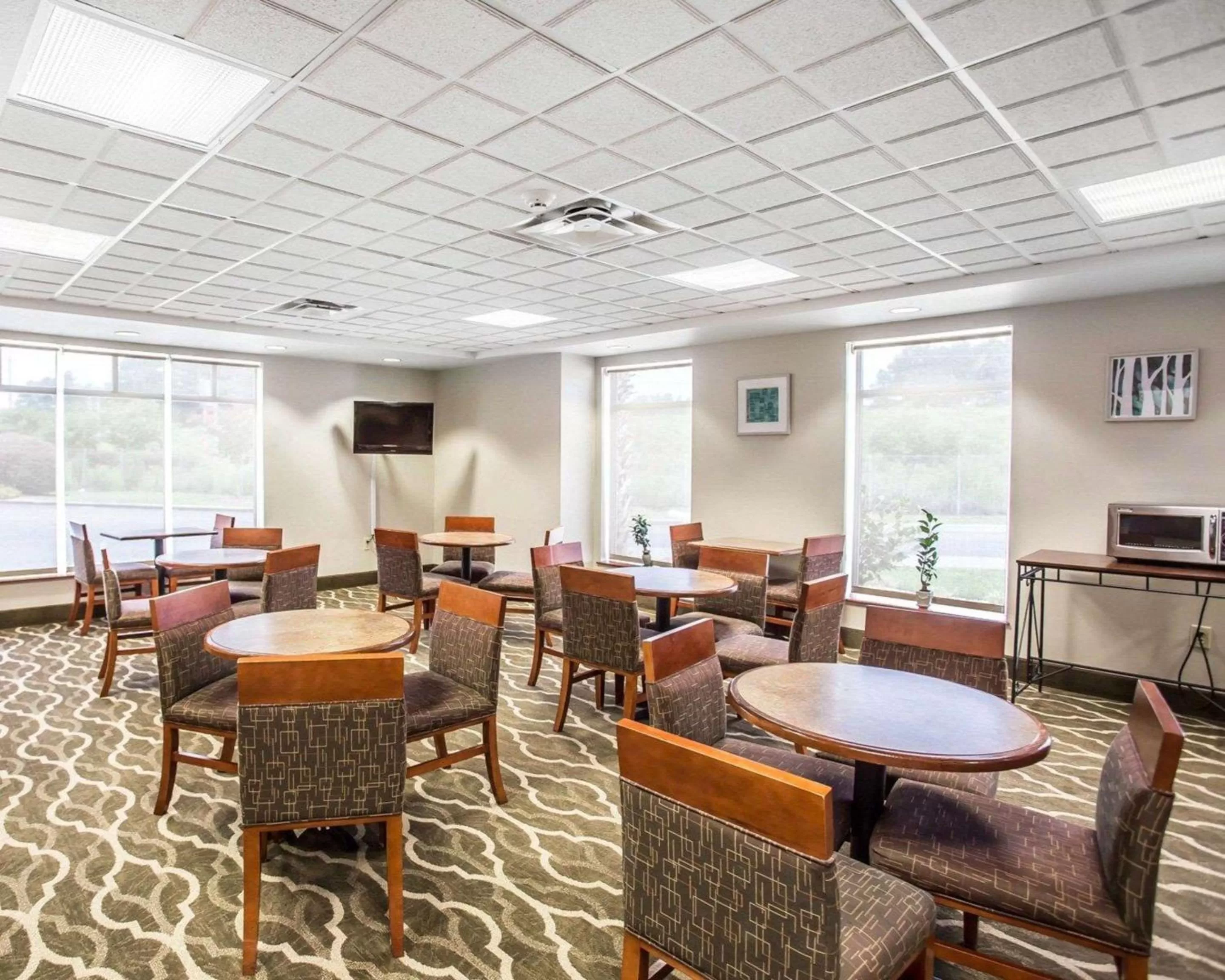Restaurant/places to eat in Comfort Inn & Suites Walterboro I-95